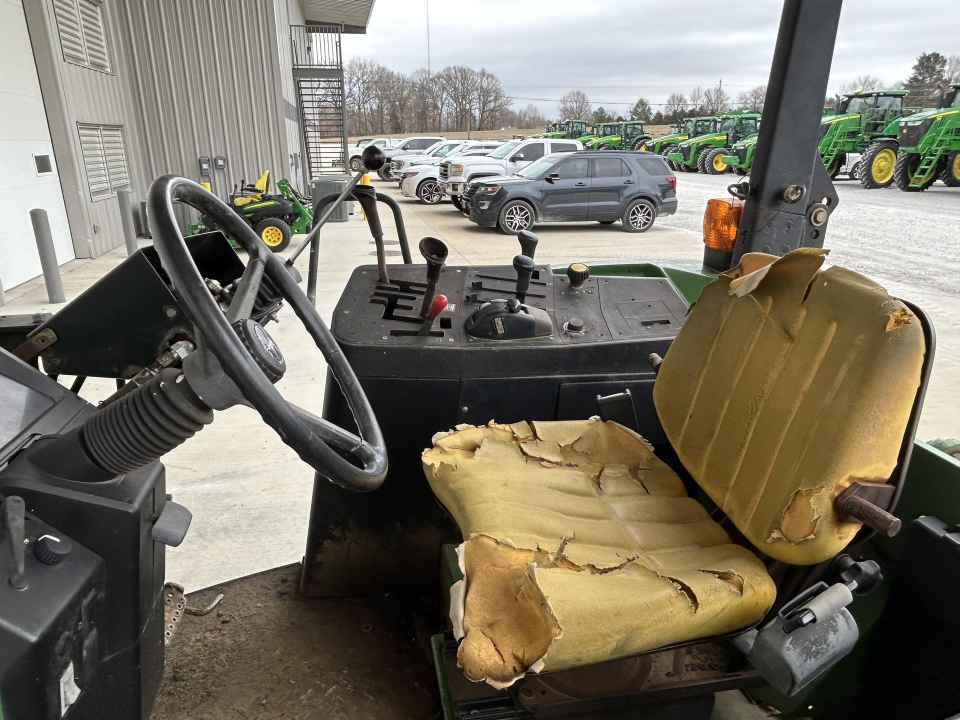1995 John Deere 6200 Image
