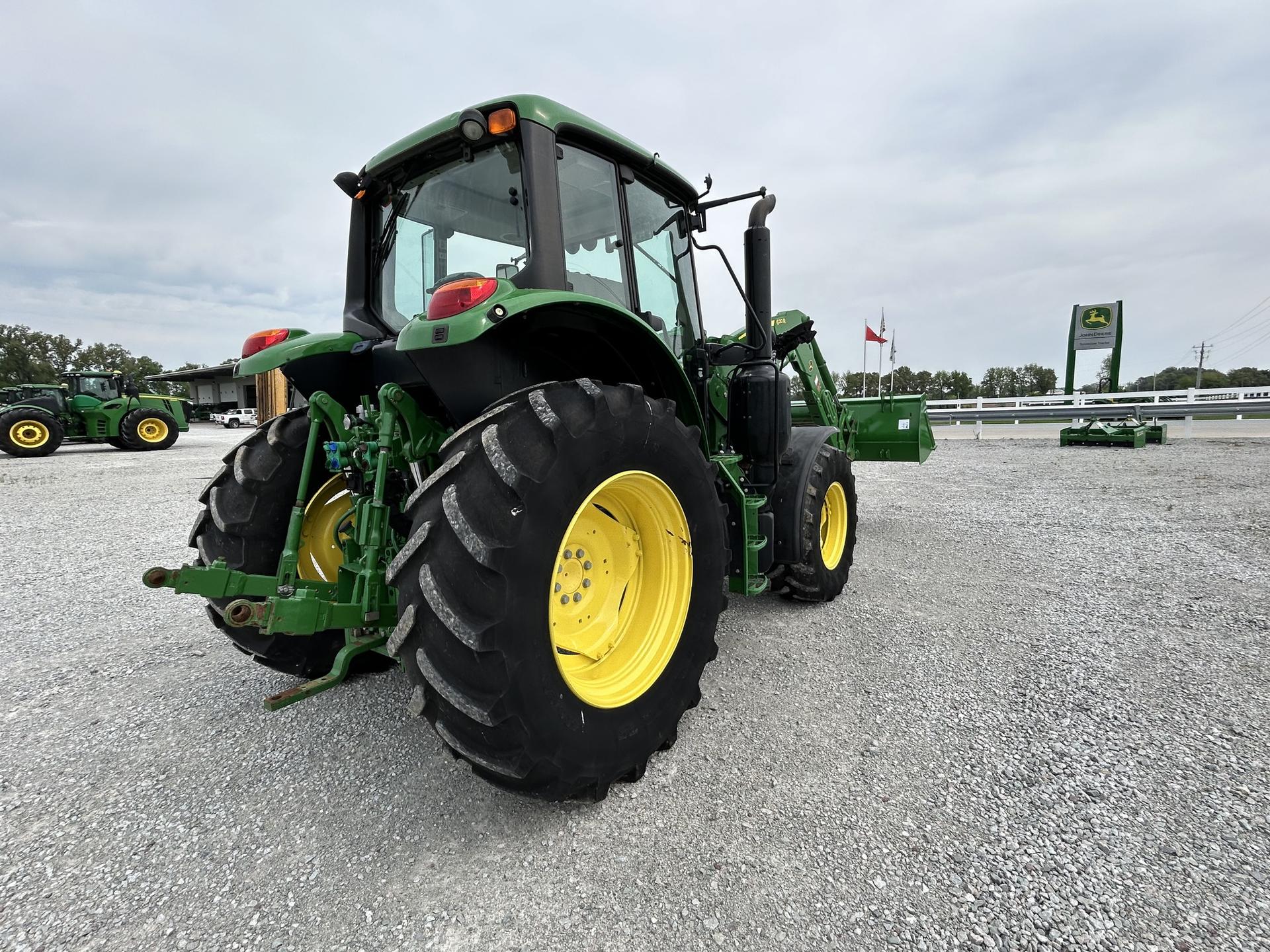 2017 John Deere 6110M Image