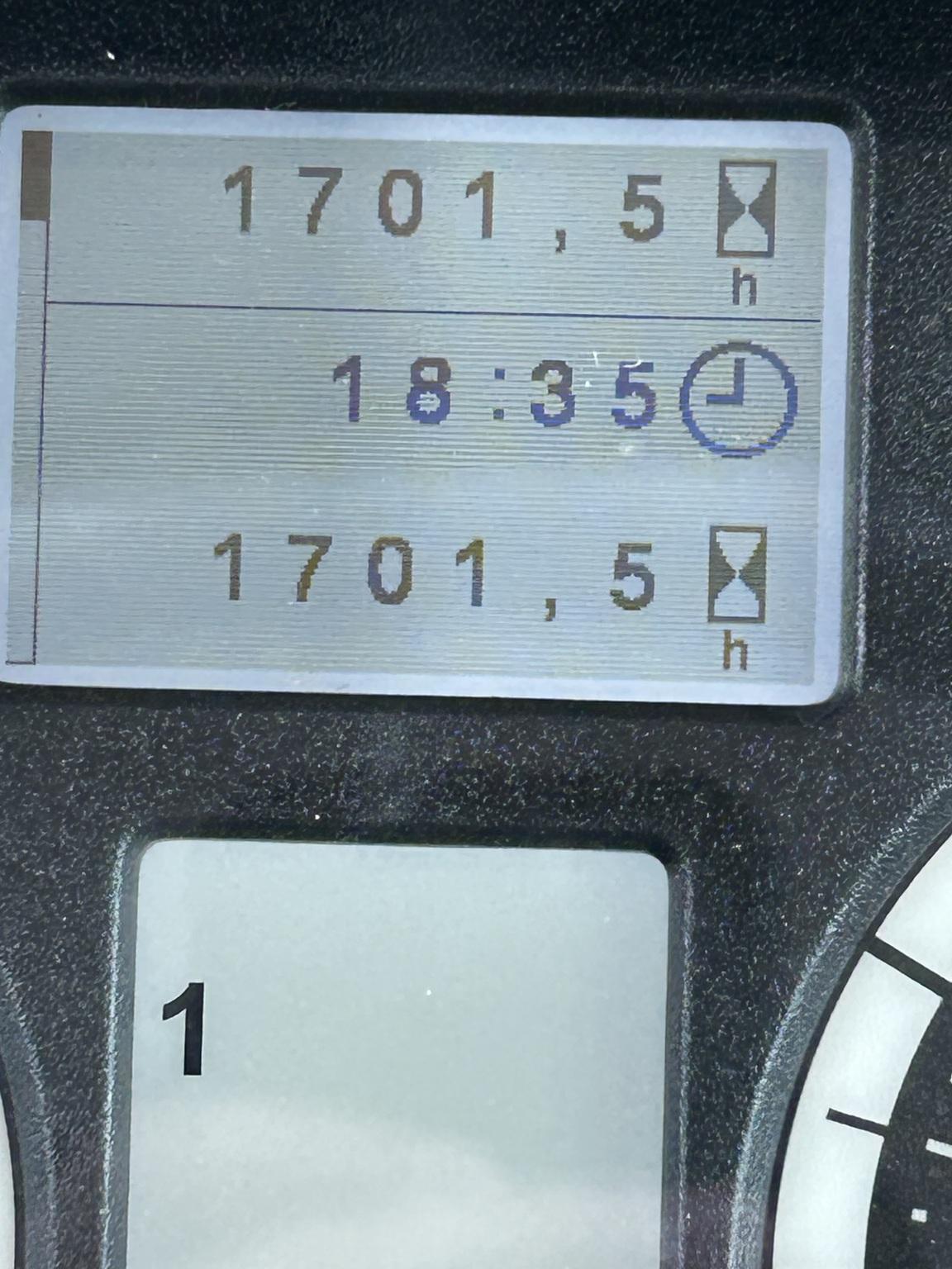 2017 John Deere 6110M Image