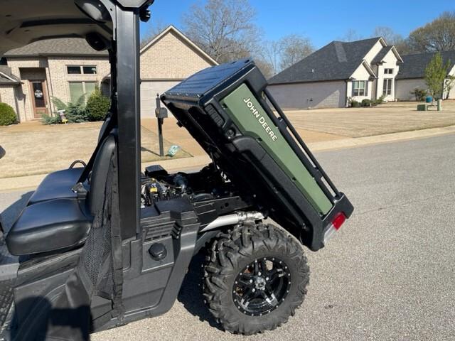 2023 John Deere XUV 835M Image