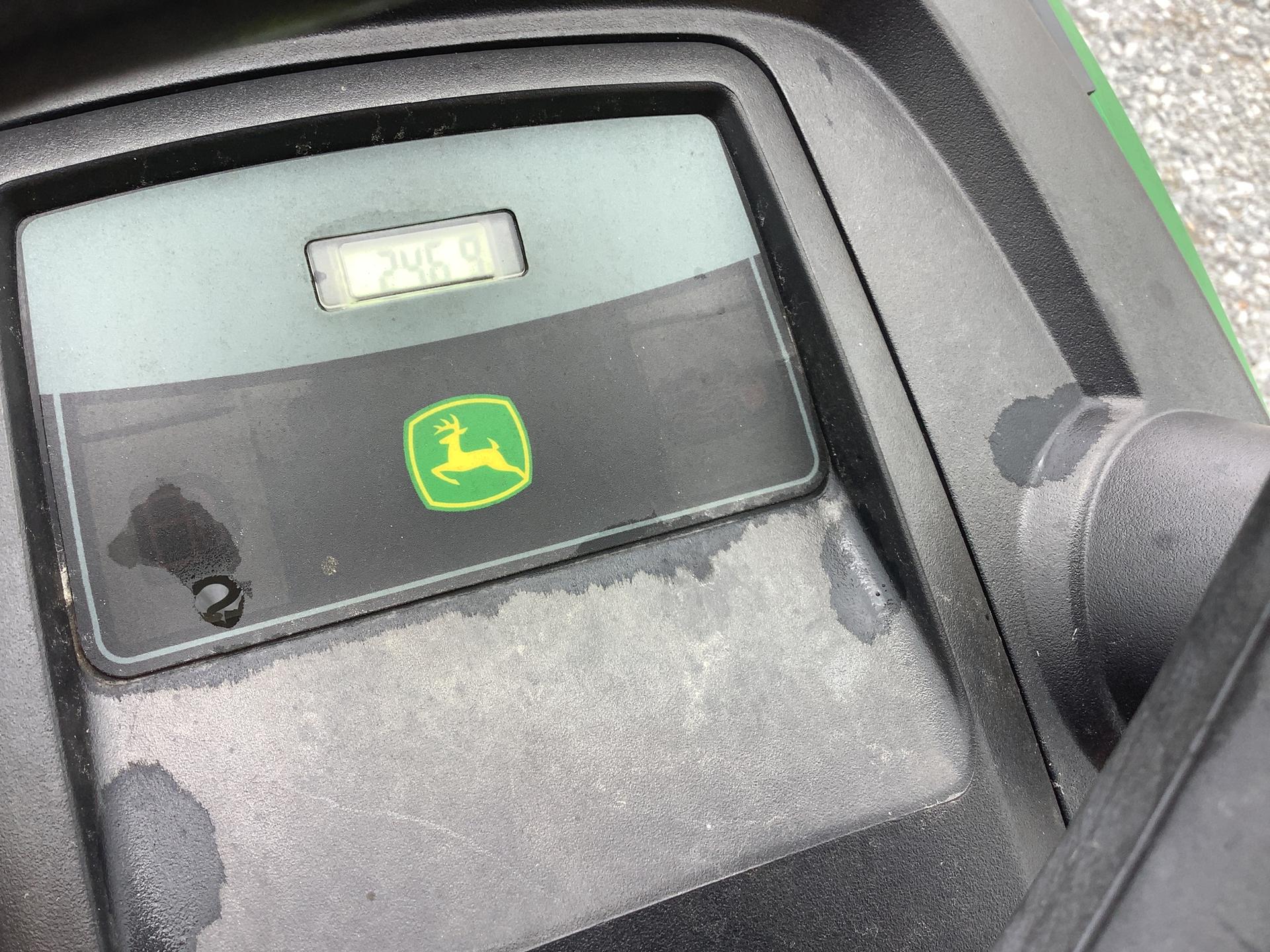 2014 John Deere X320 Image
