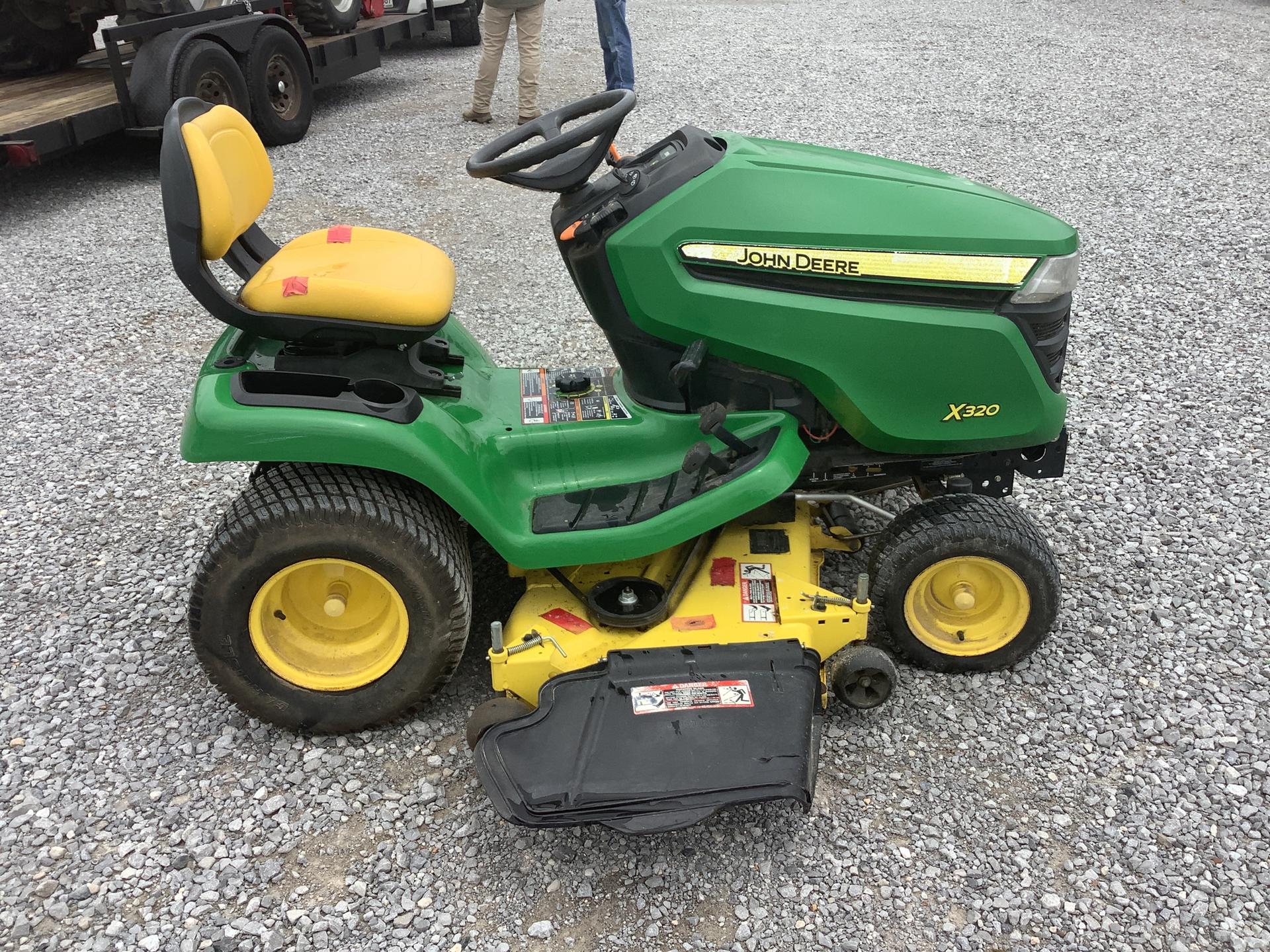 2014 John Deere X320 Image