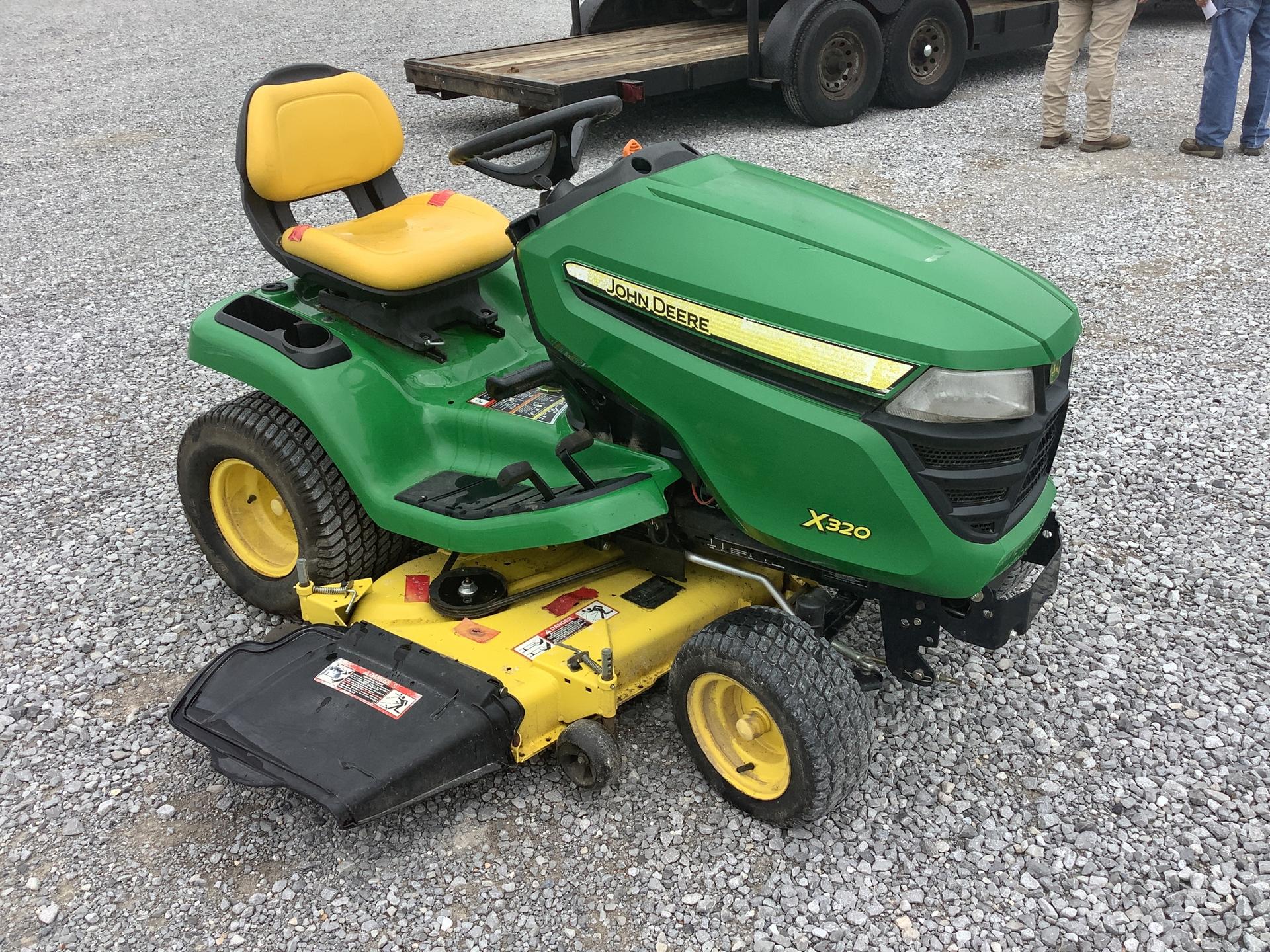 2014 John Deere X320 Image