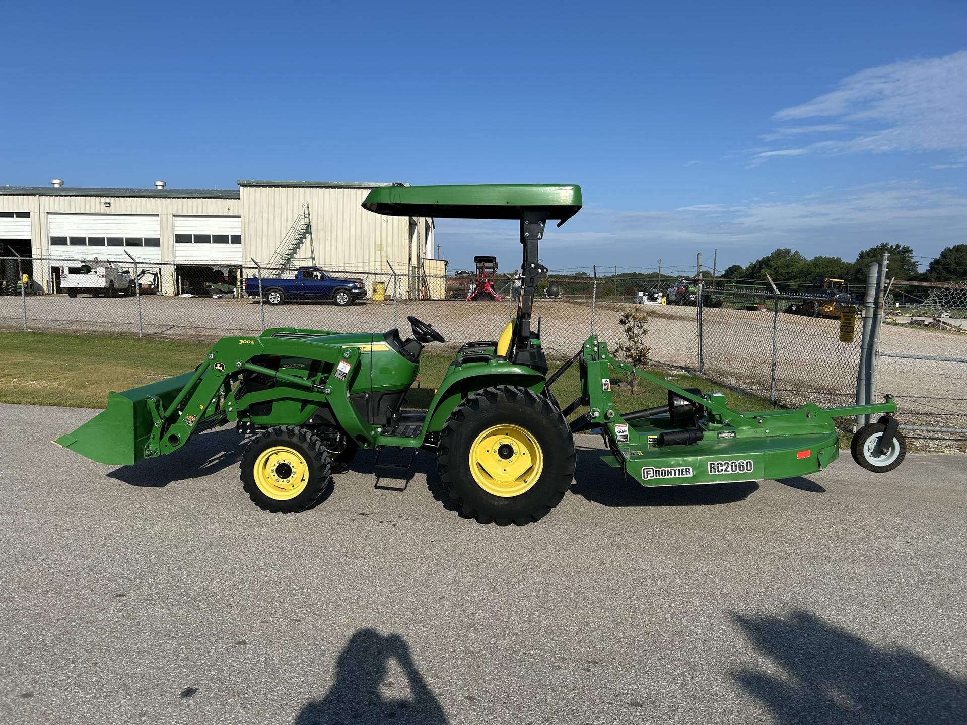 2021 John Deere 3032E Image