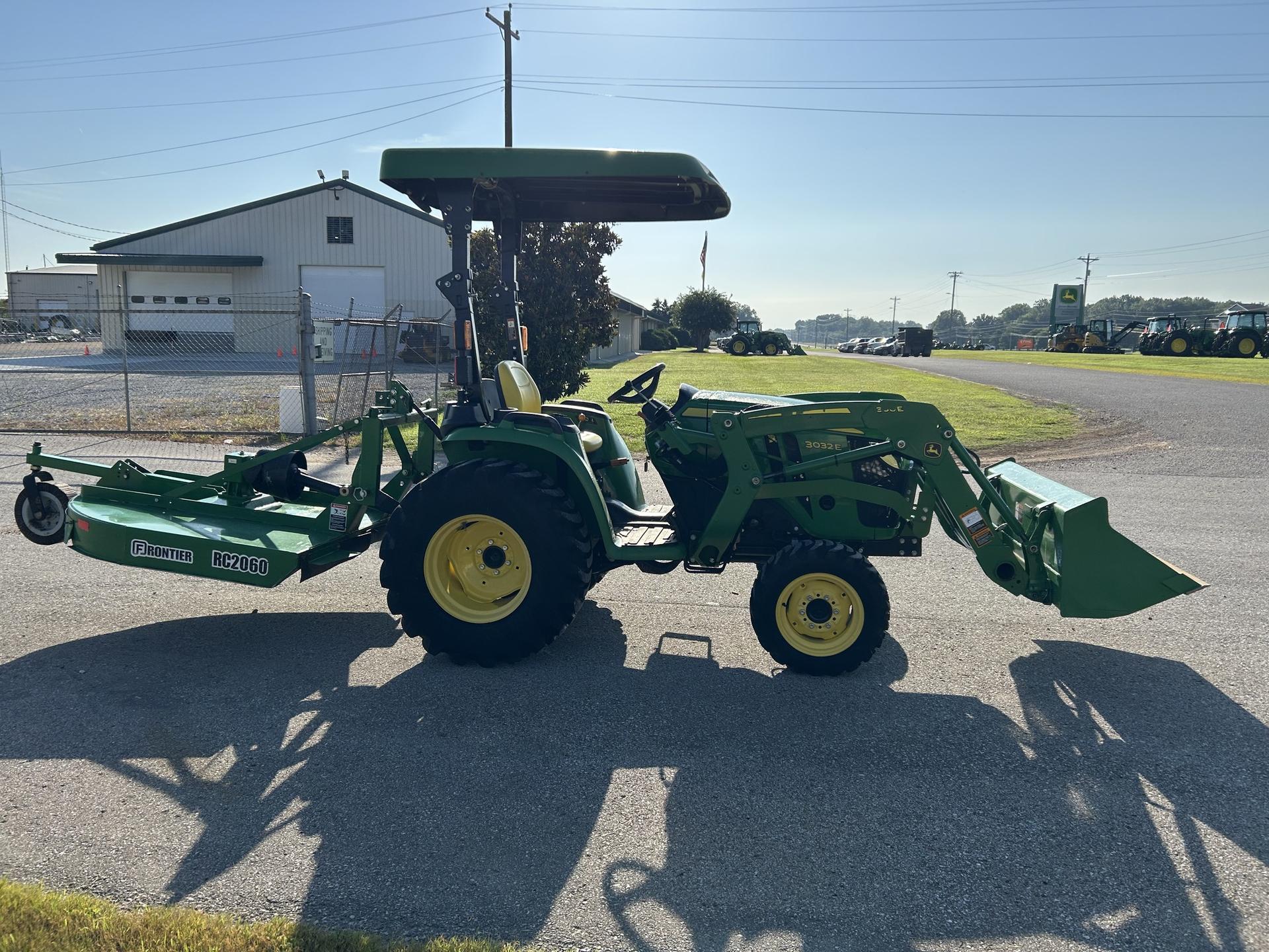 2021 John Deere 3032E Image