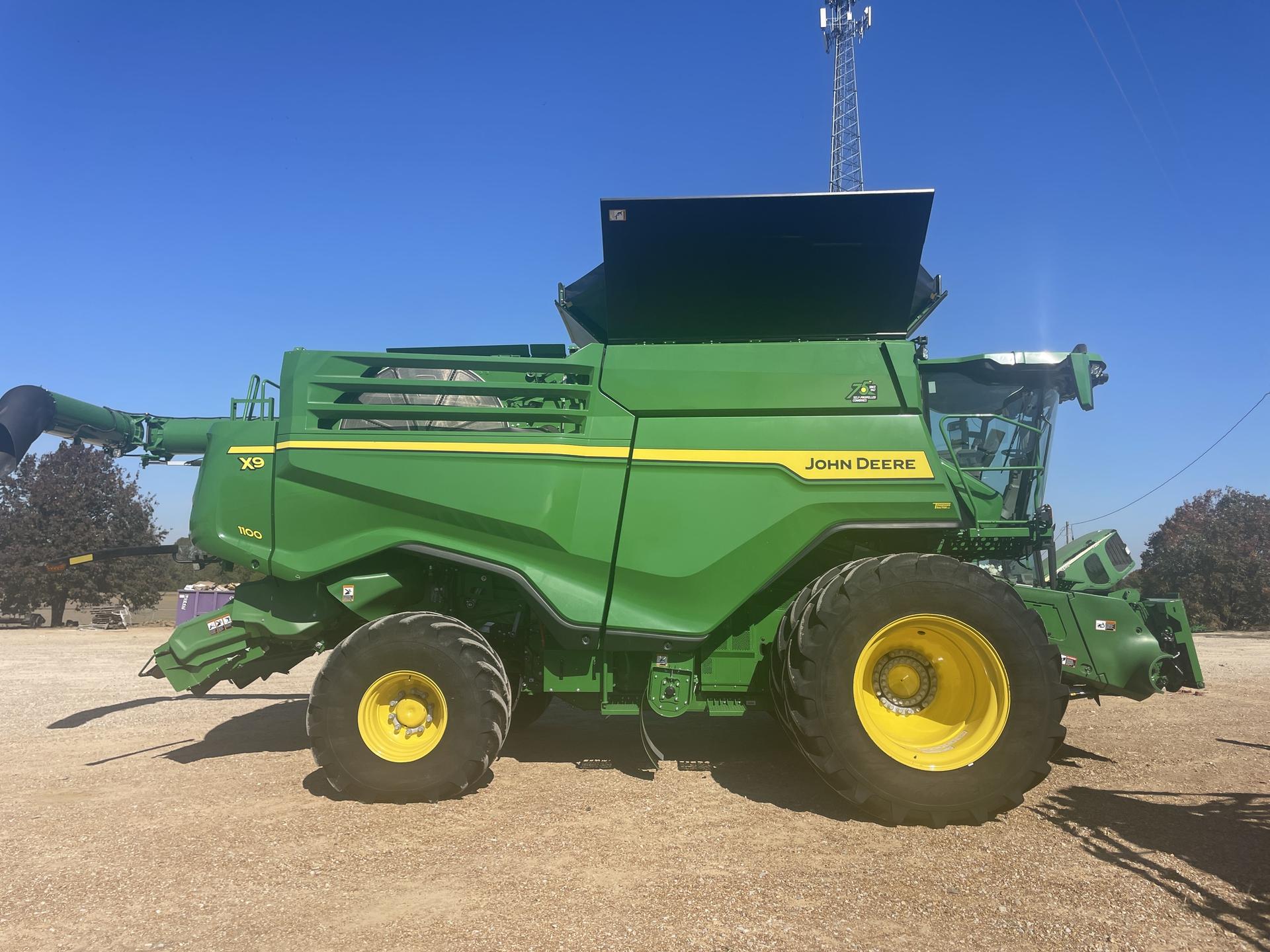 2023 John Deere X9 1100 Image