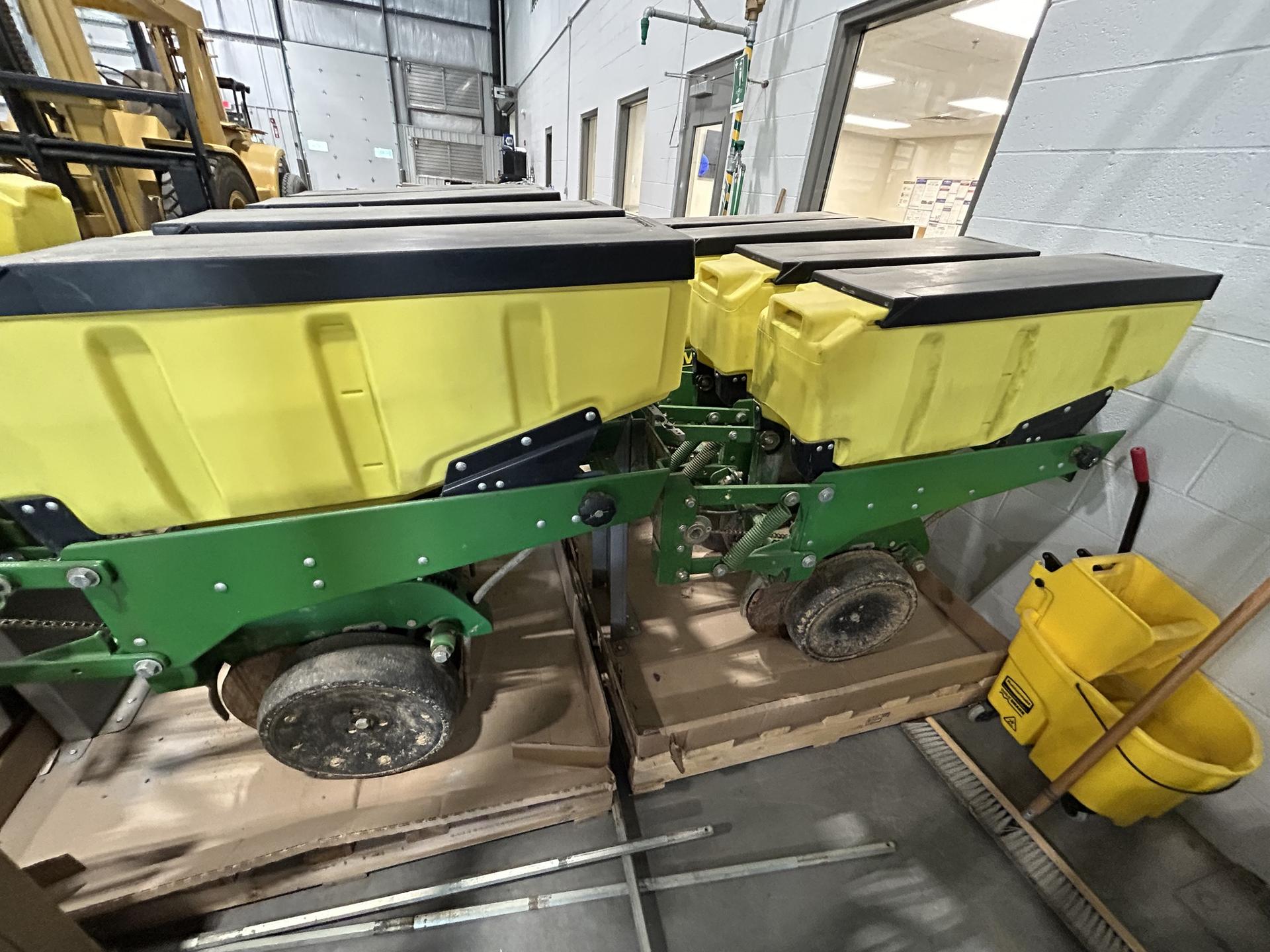 2013 John Deere 1720 Image