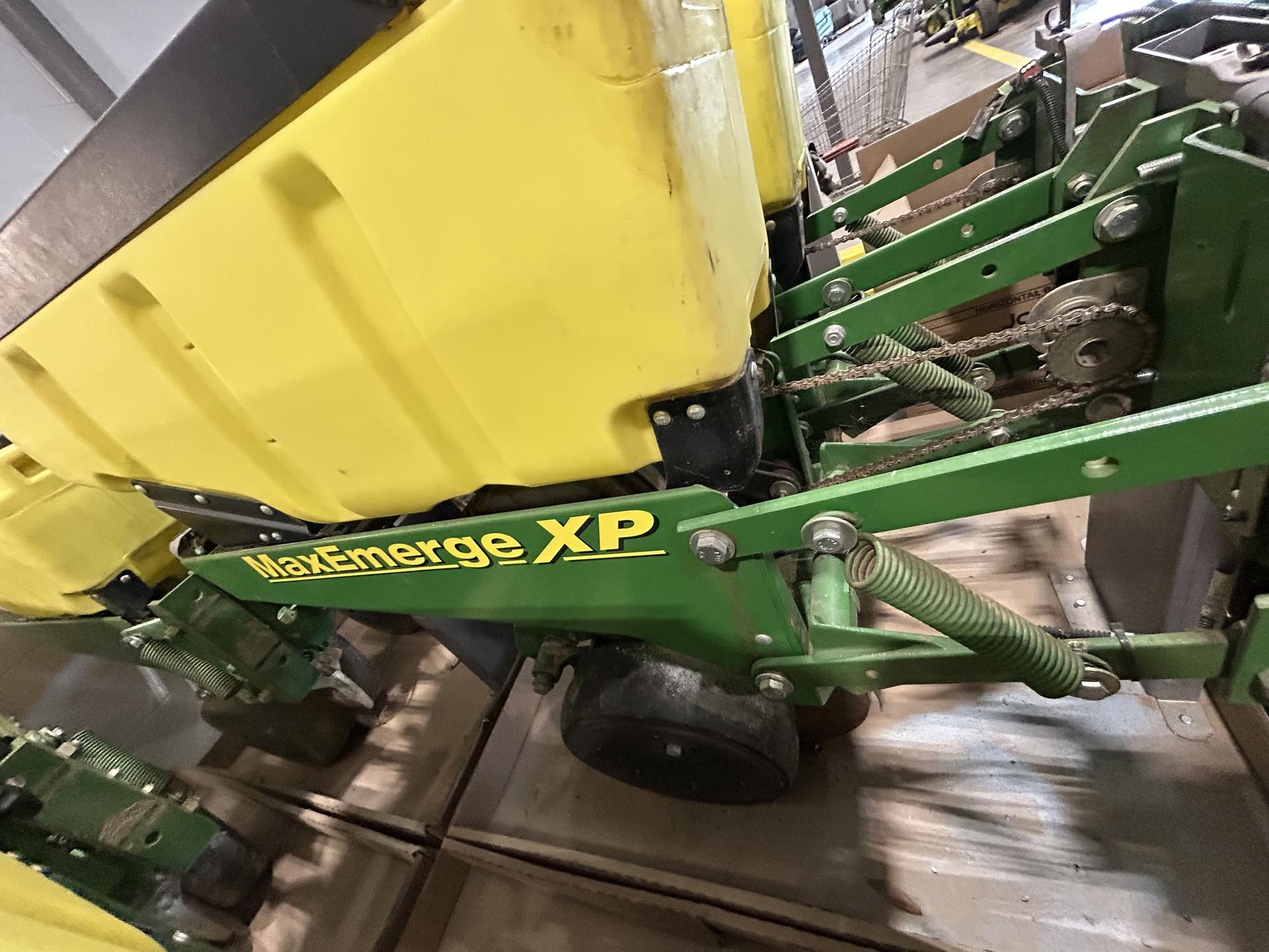 2013 John Deere 1720 Image