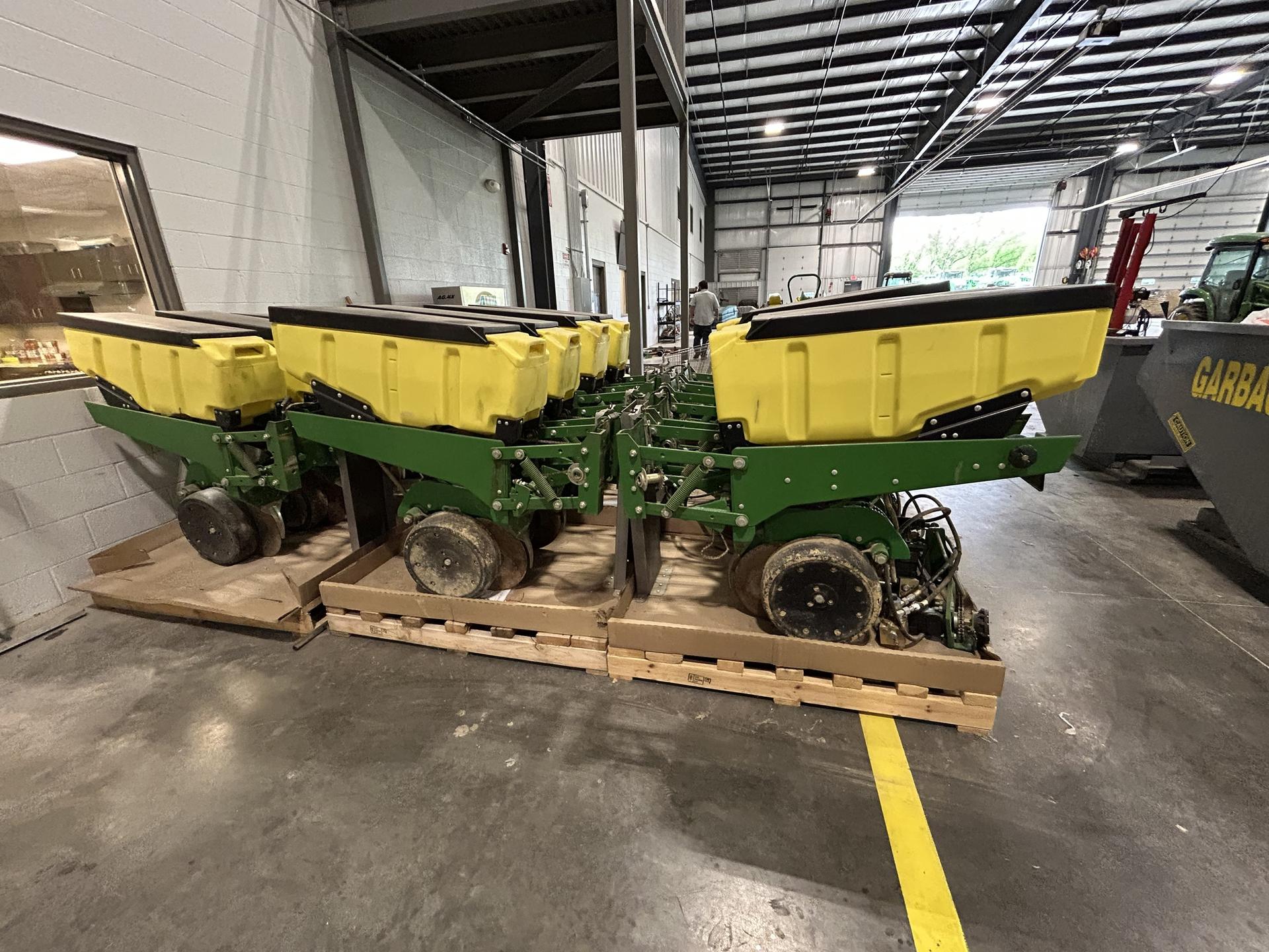2013 John Deere 1720 Image
