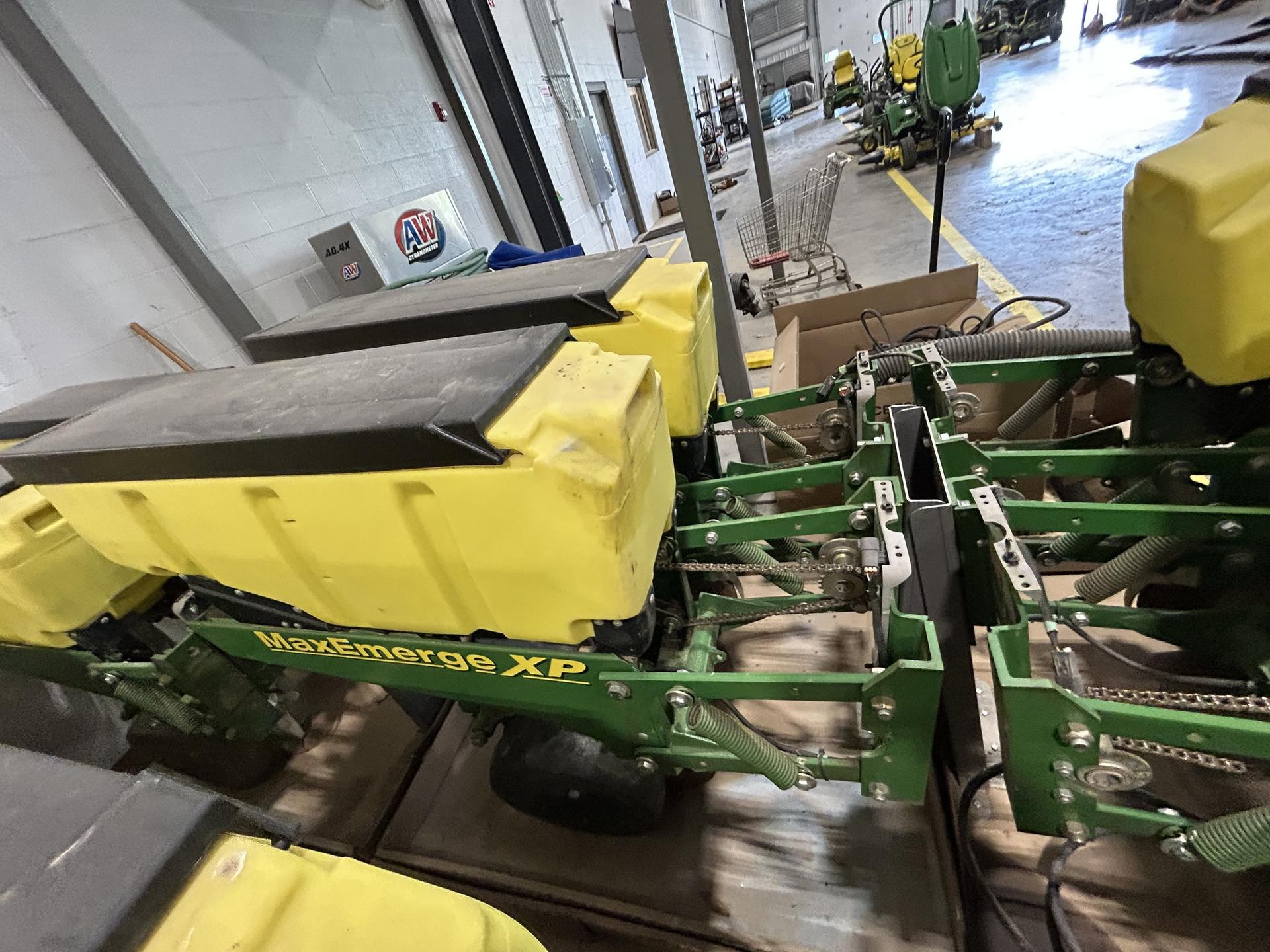 2013 John Deere 1720 Image