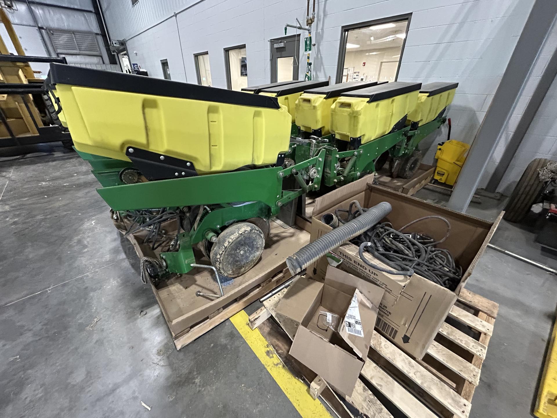 2013 John Deere 1720 Image
