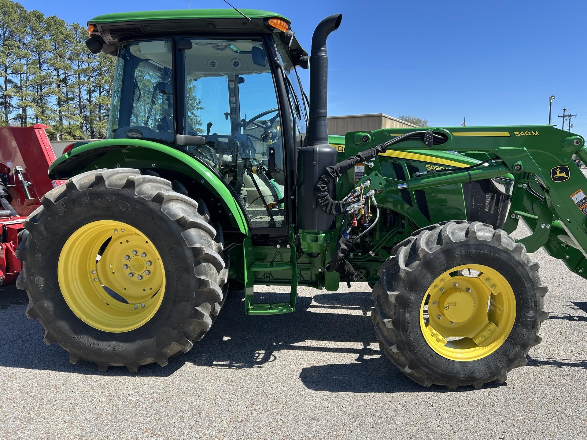 2019 John Deere 5090M Image