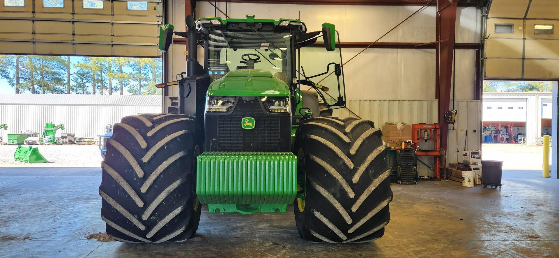 2022 John Deere 8R 340 Image