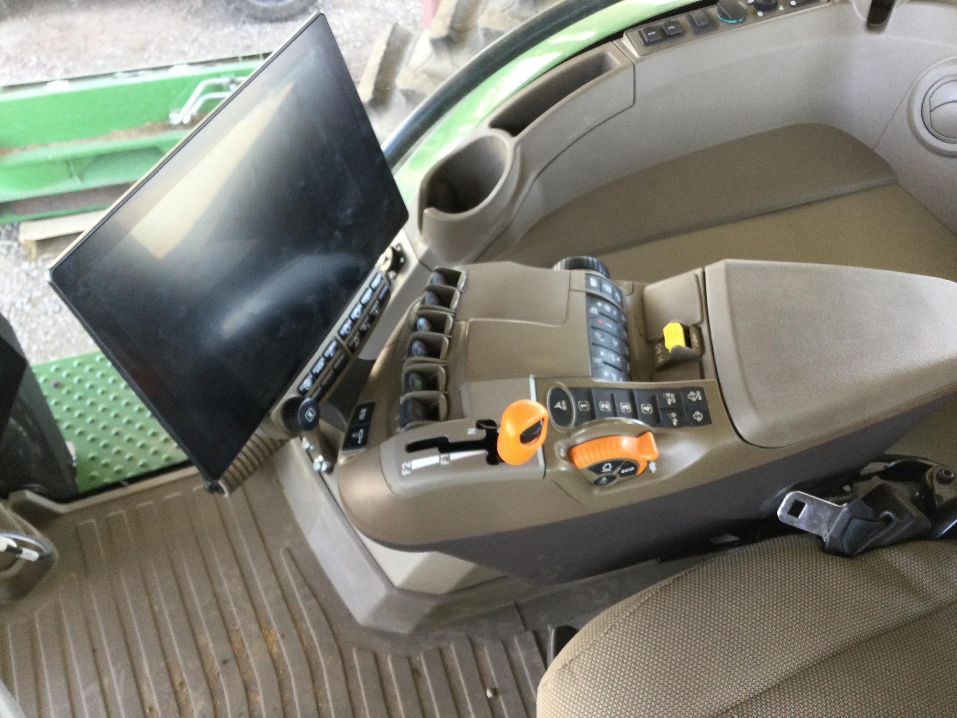 2024 John Deere 8R 340 Image