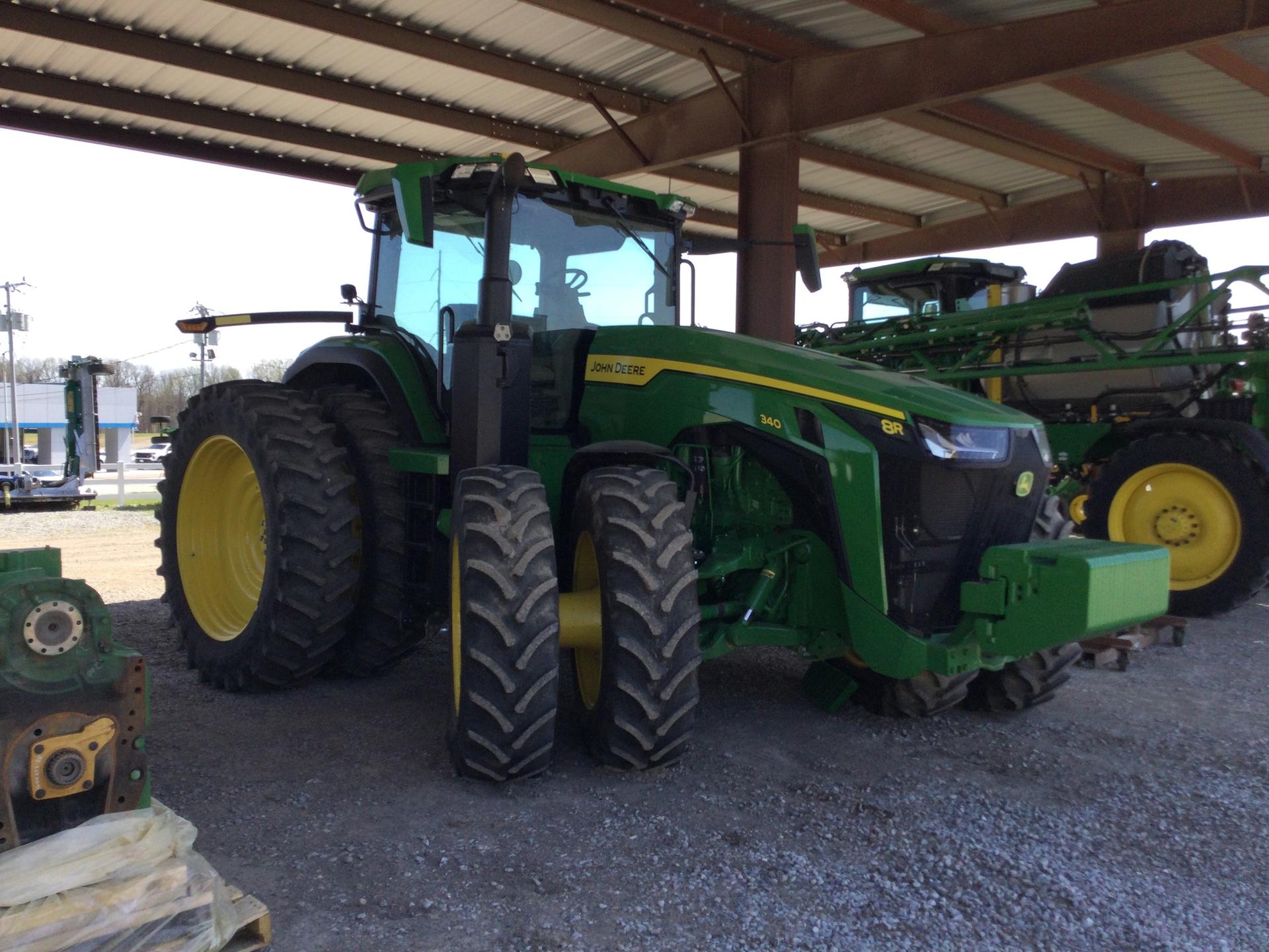 2024 John Deere 8R 340 Image