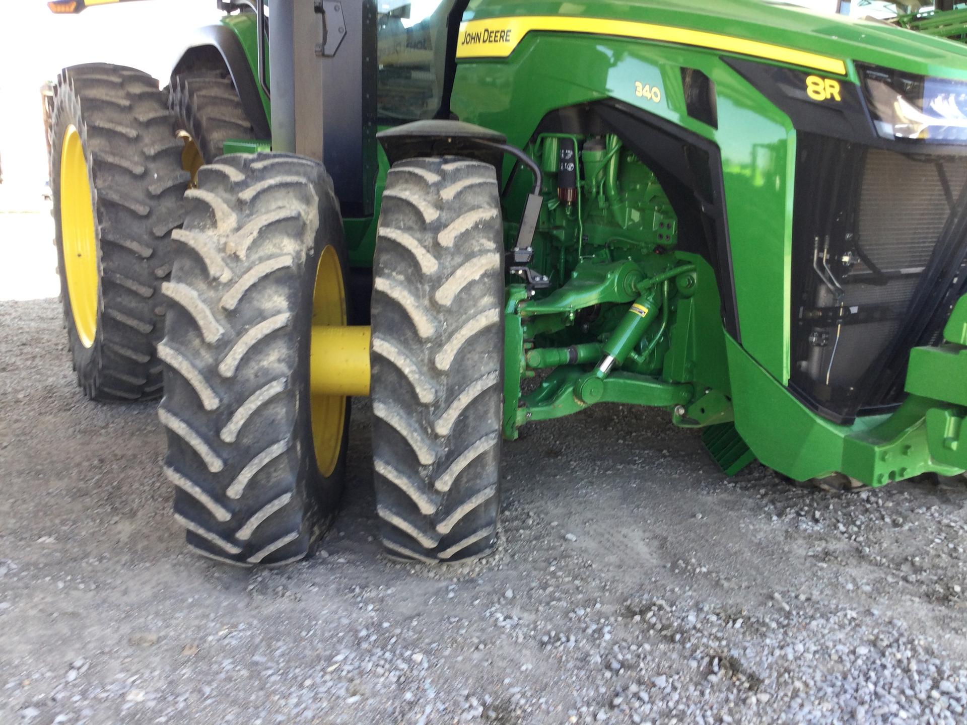 2024 John Deere 8R 340 Image