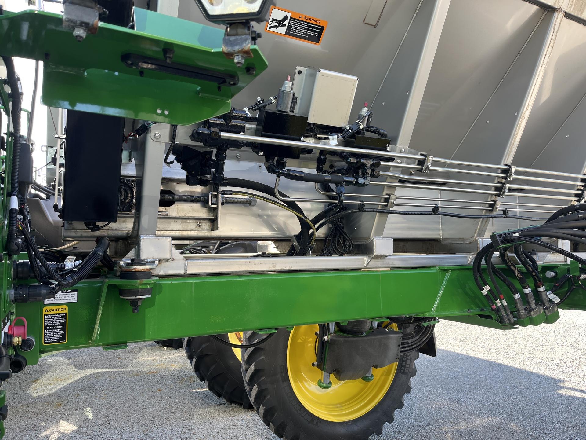 2024 John Deere 400R Image