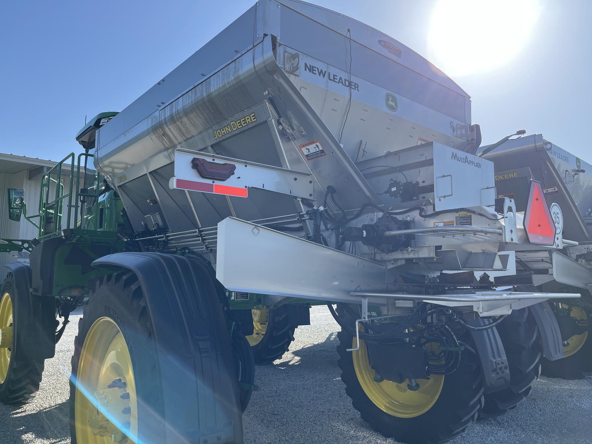 2024 John Deere 400R Image