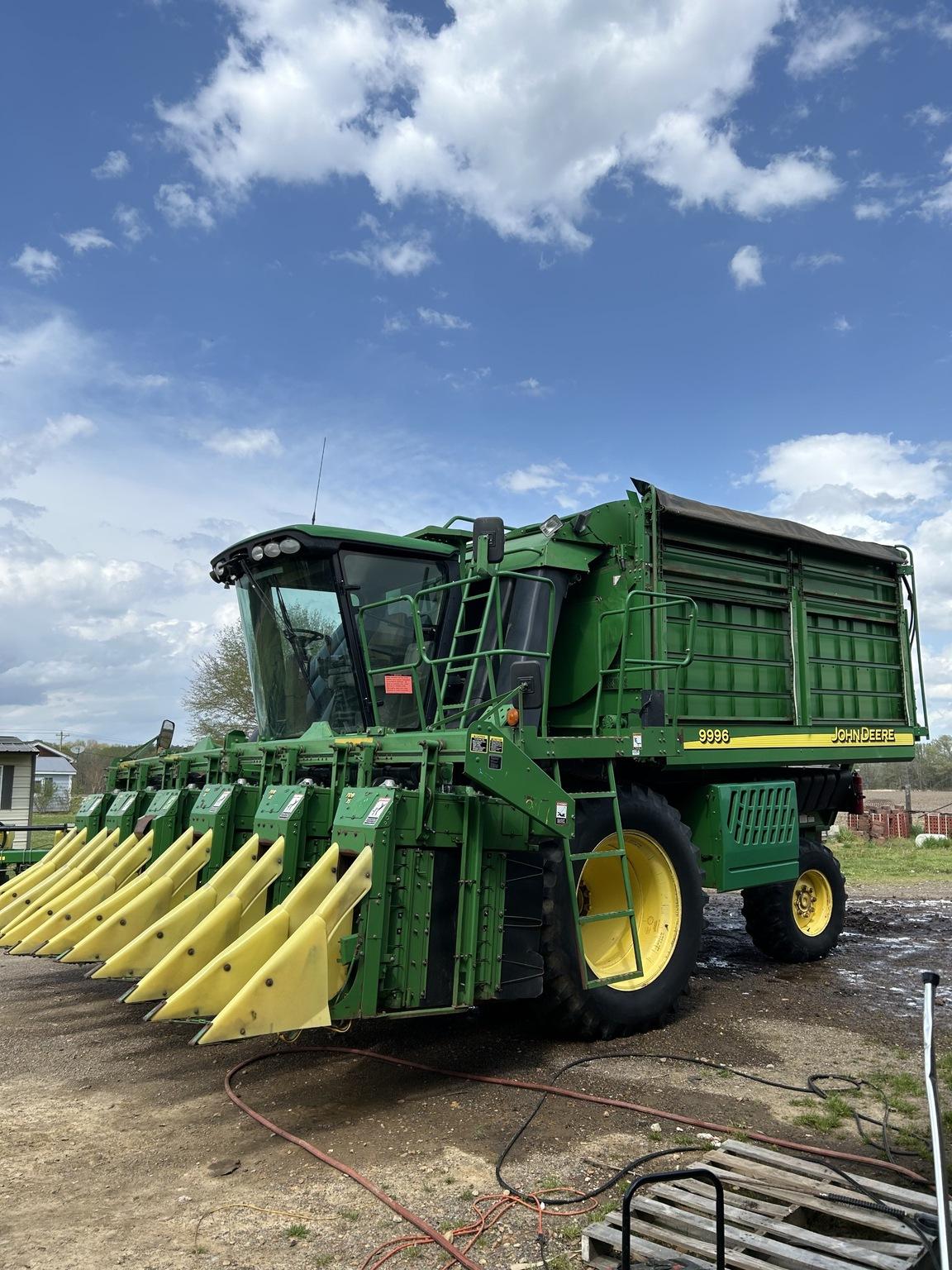 2006 John Deere 9996 Image