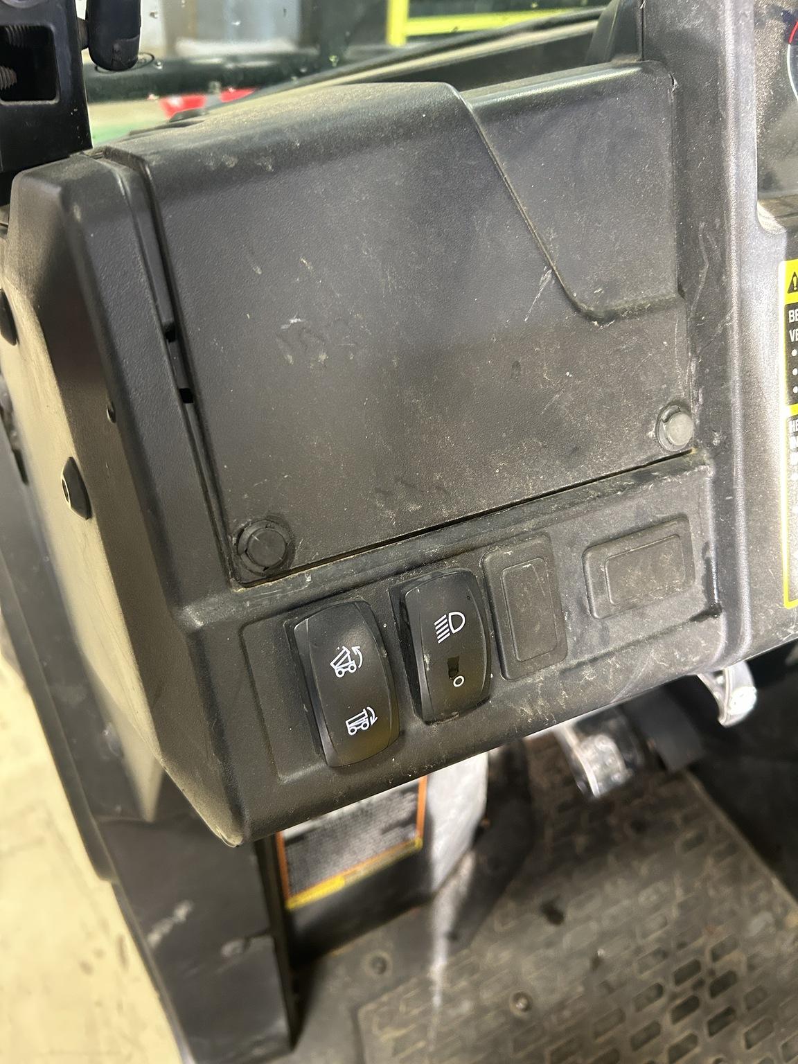 2018 John Deere XUV 835M Image