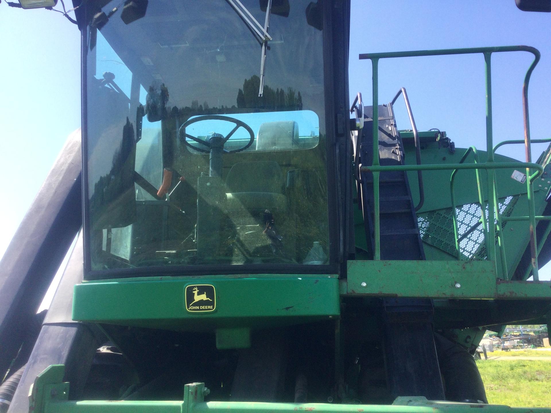 1998 John Deere 9976 Image