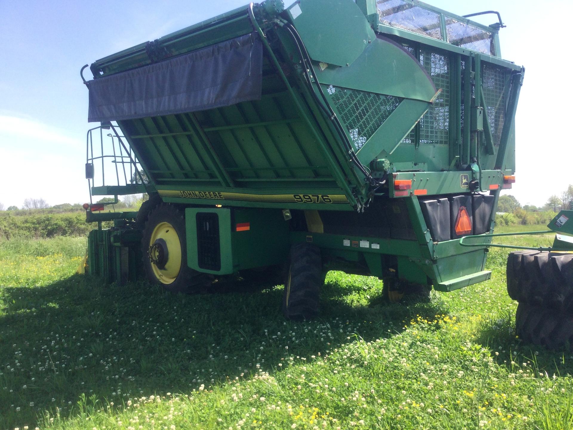 1998 John Deere 9976 Image