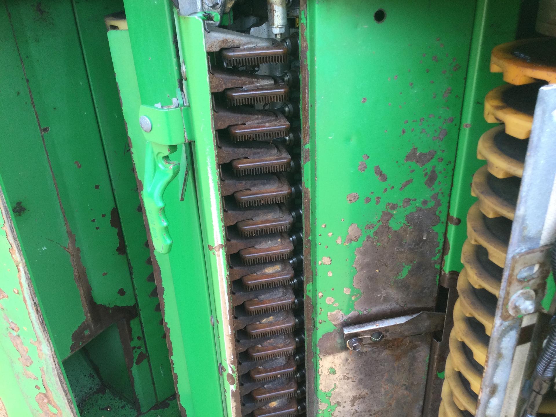 2018 John Deere CP690 Image