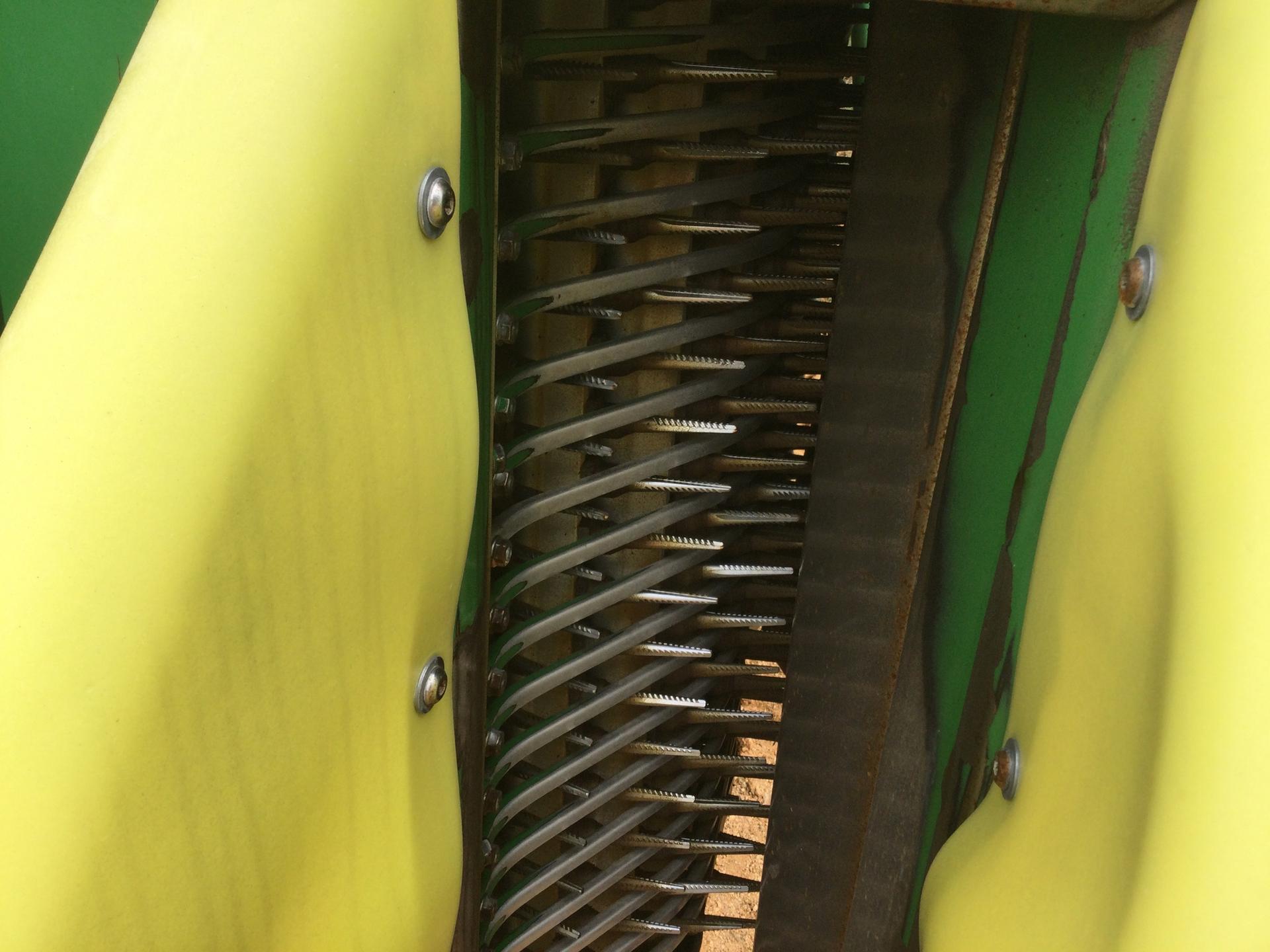 2018 John Deere CP690 Image