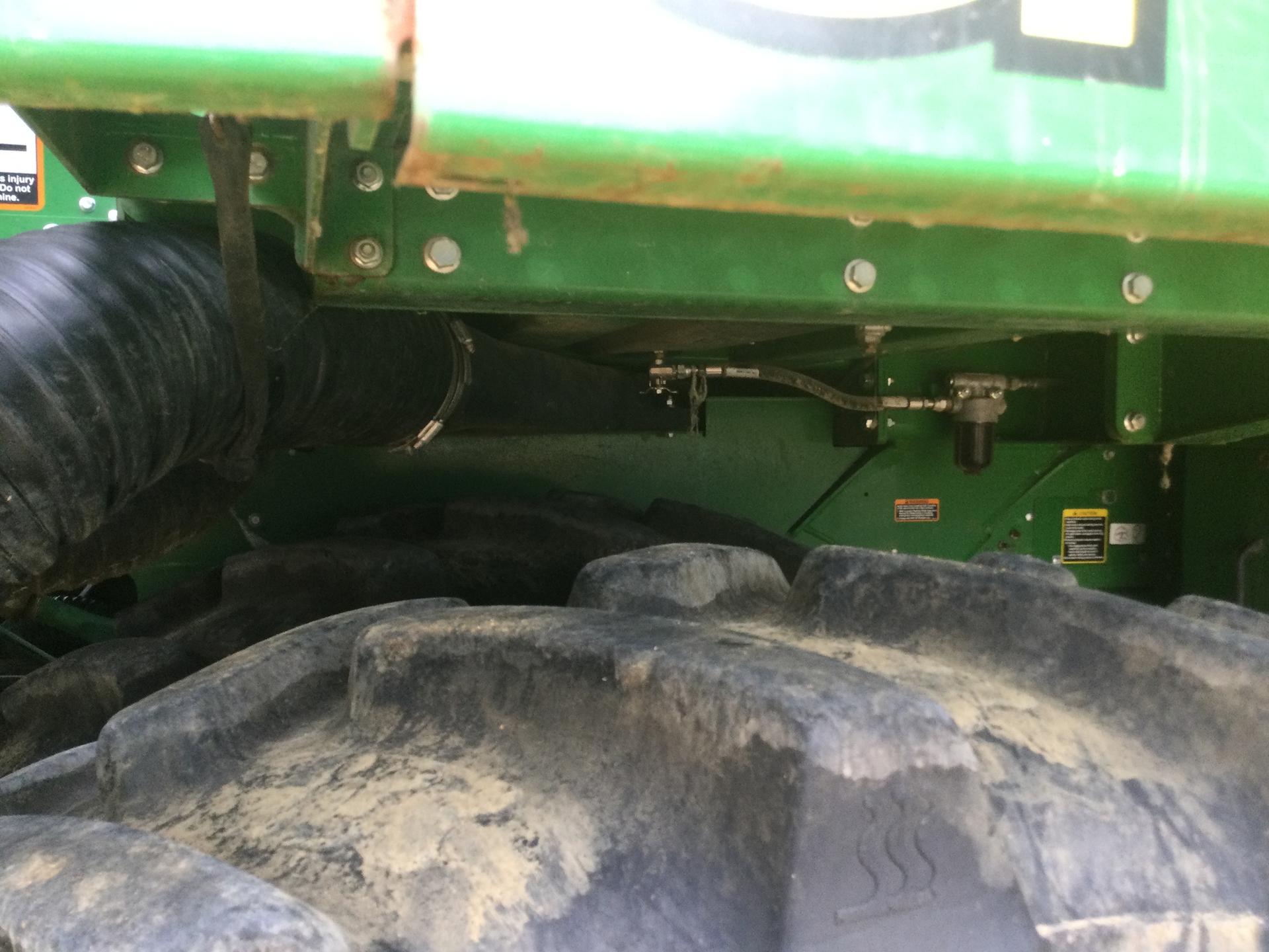 2018 John Deere CP690 Image