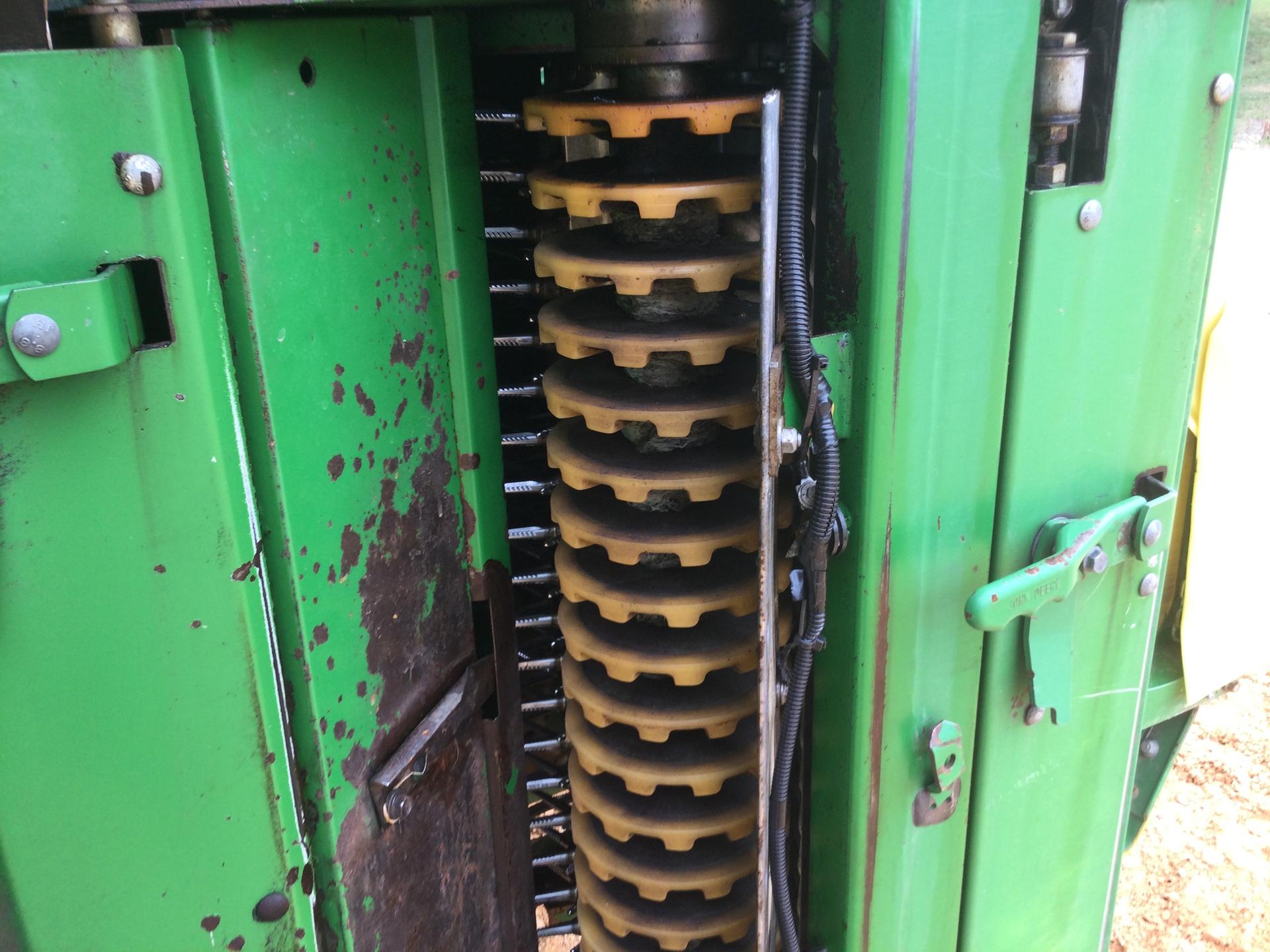 2018 John Deere CP690 Image