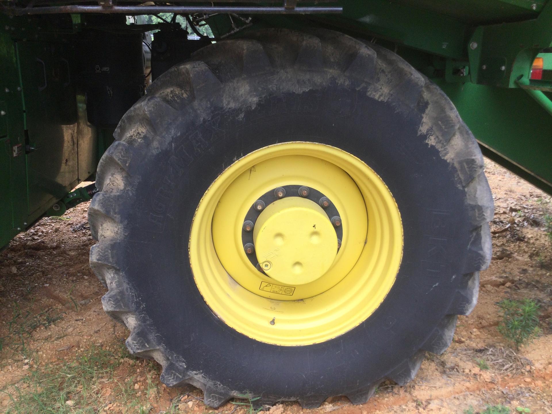 2018 John Deere CP690 Image