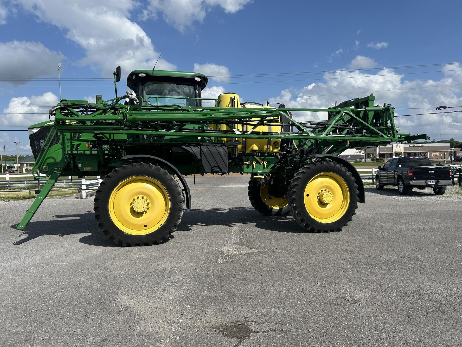 2016 John Deere R4030 Image