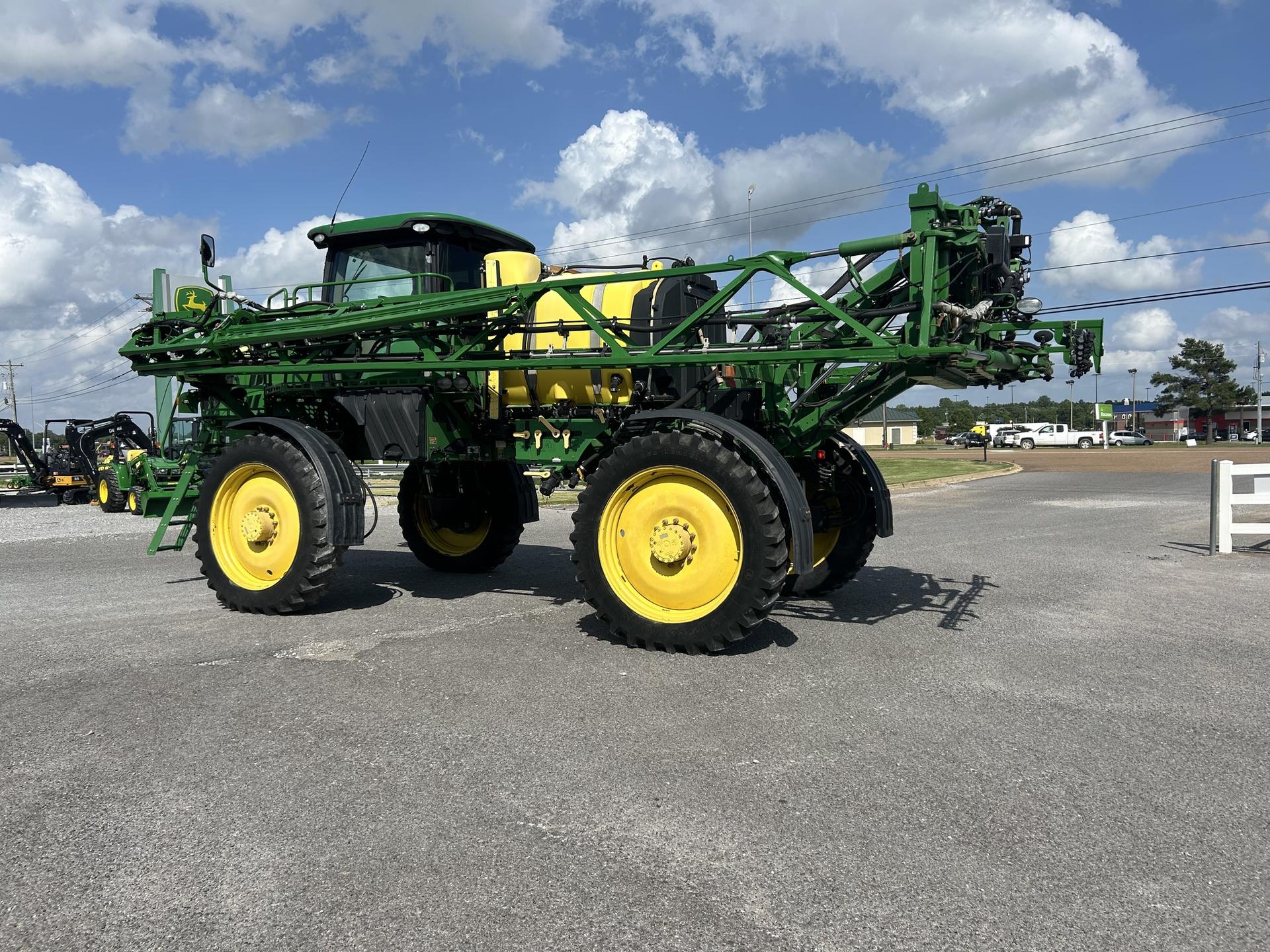 2016 John Deere R4030 Image