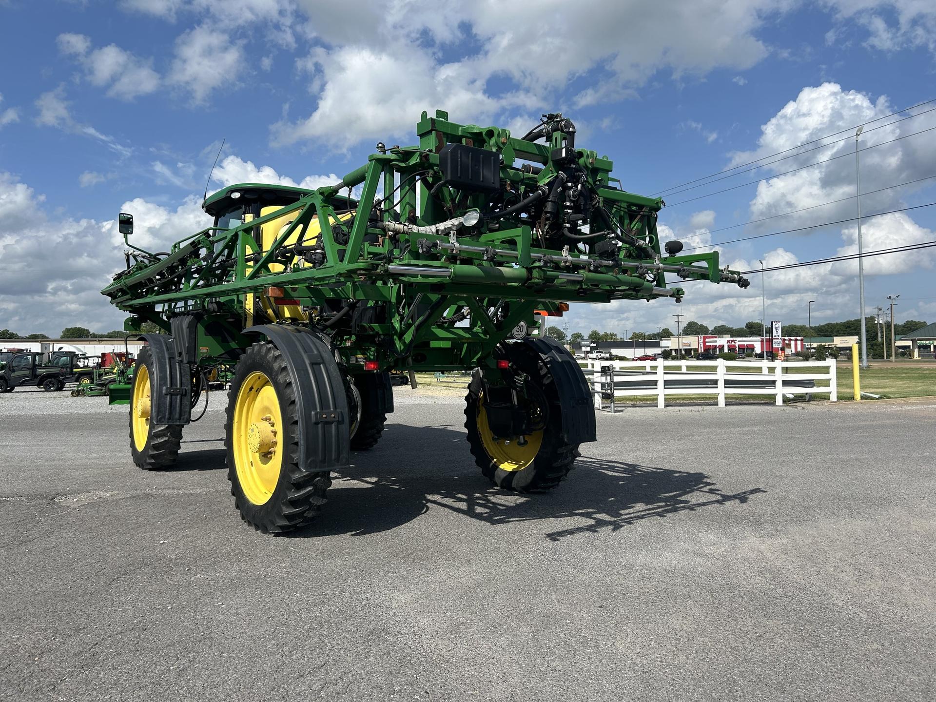 2016 John Deere R4030 Image