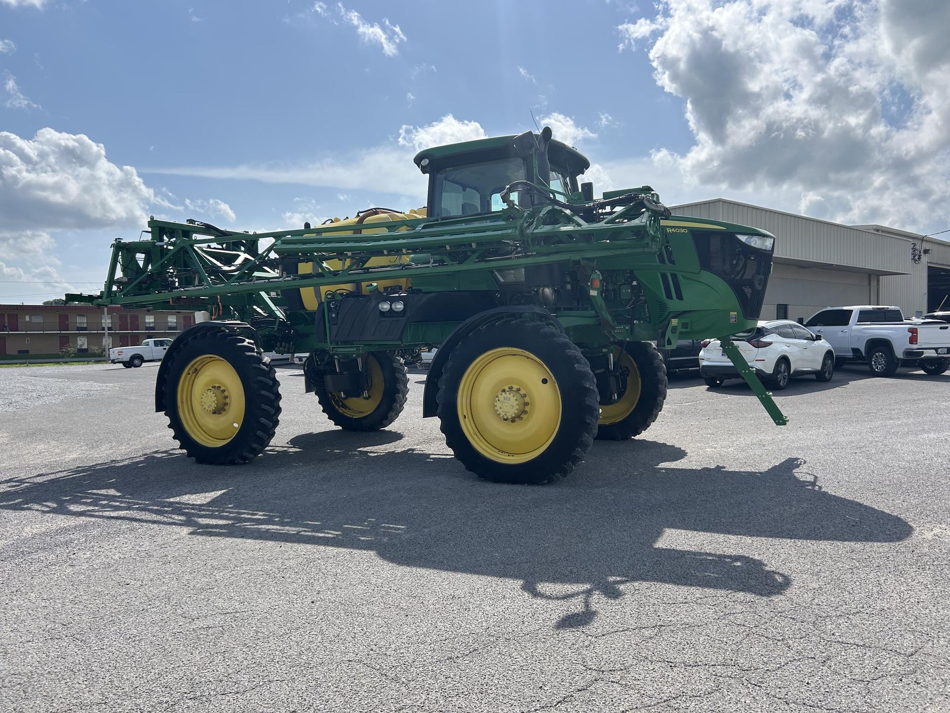 2016 John Deere R4030 Image