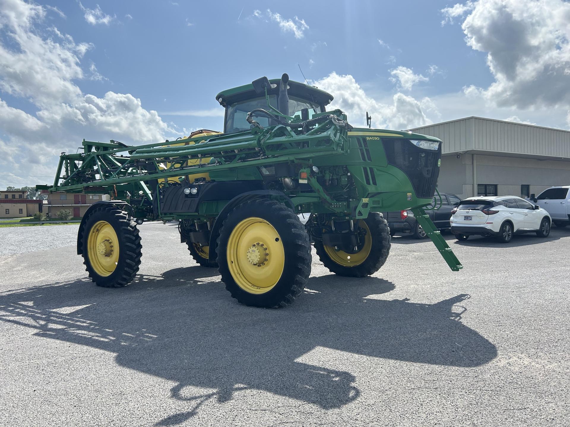 2016 John Deere R4030 Image