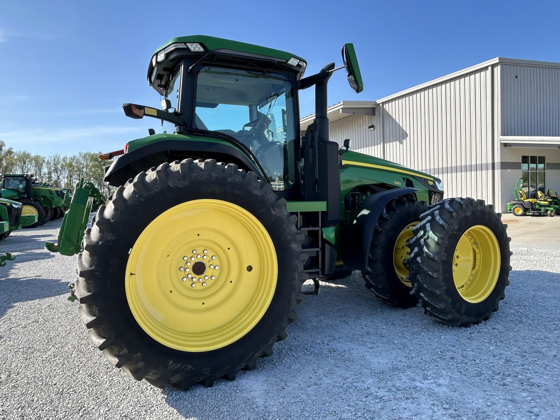 2022 John Deere 8R 230 Image