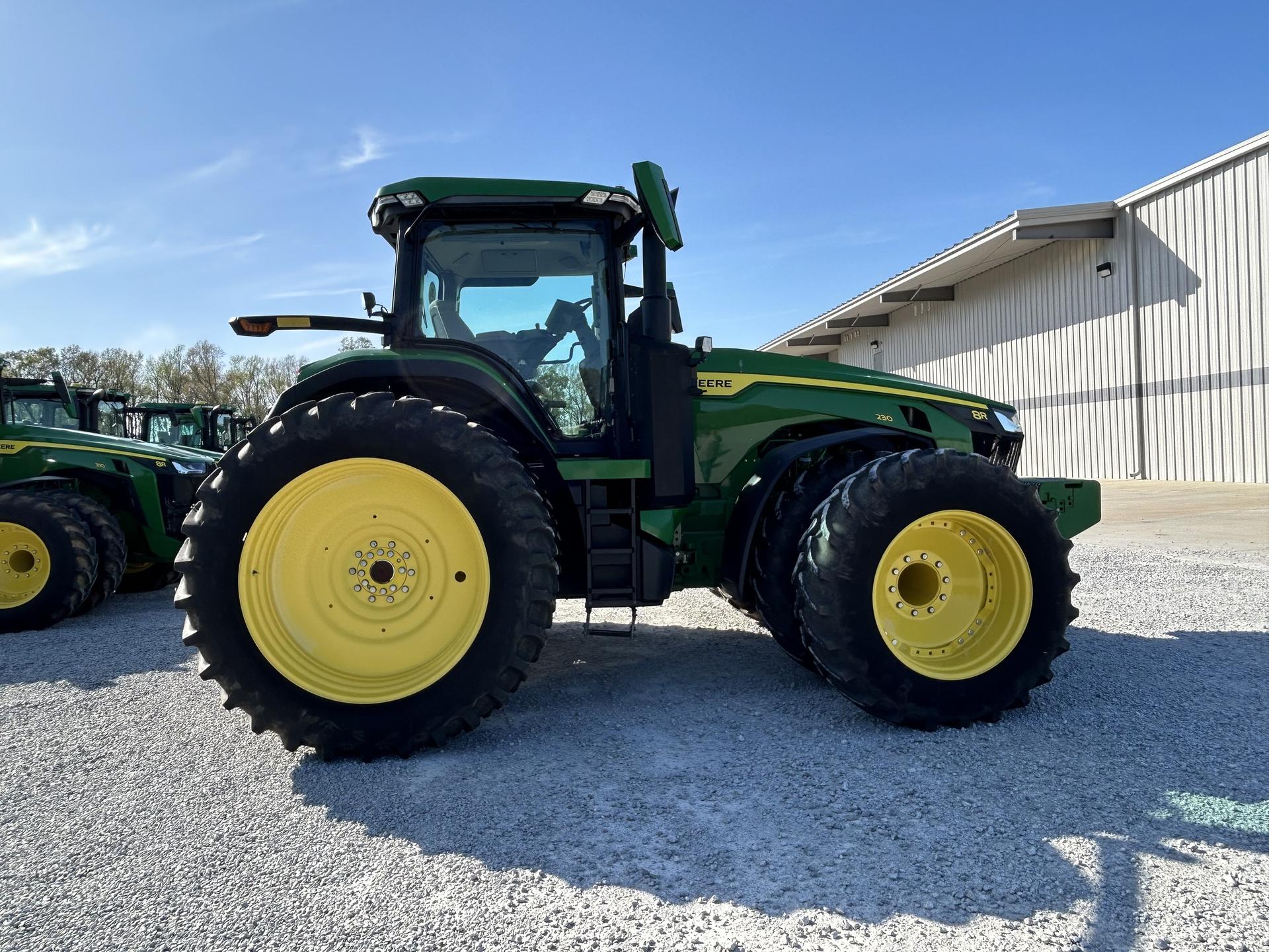2022 John Deere 8R 230 Image