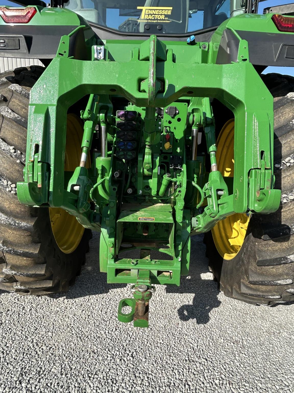 2022 John Deere 8R 230 Image