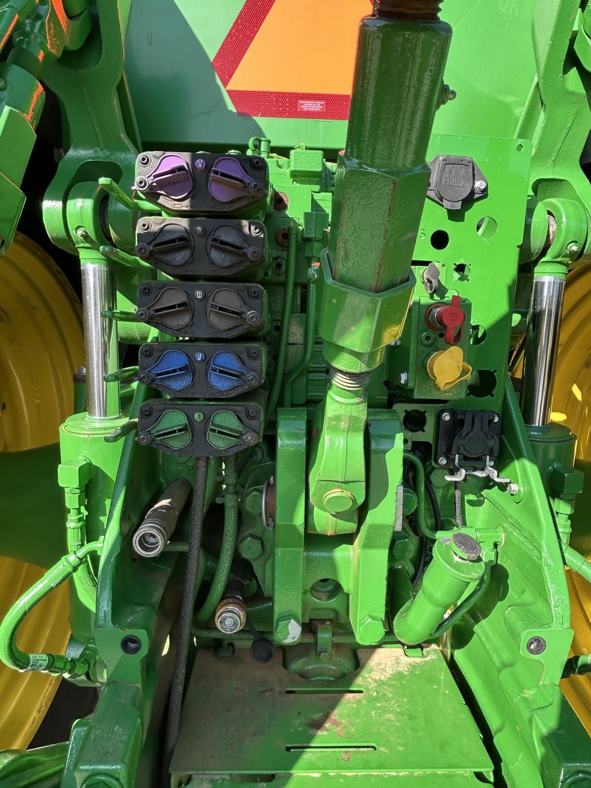 2022 John Deere 8R 230 Image