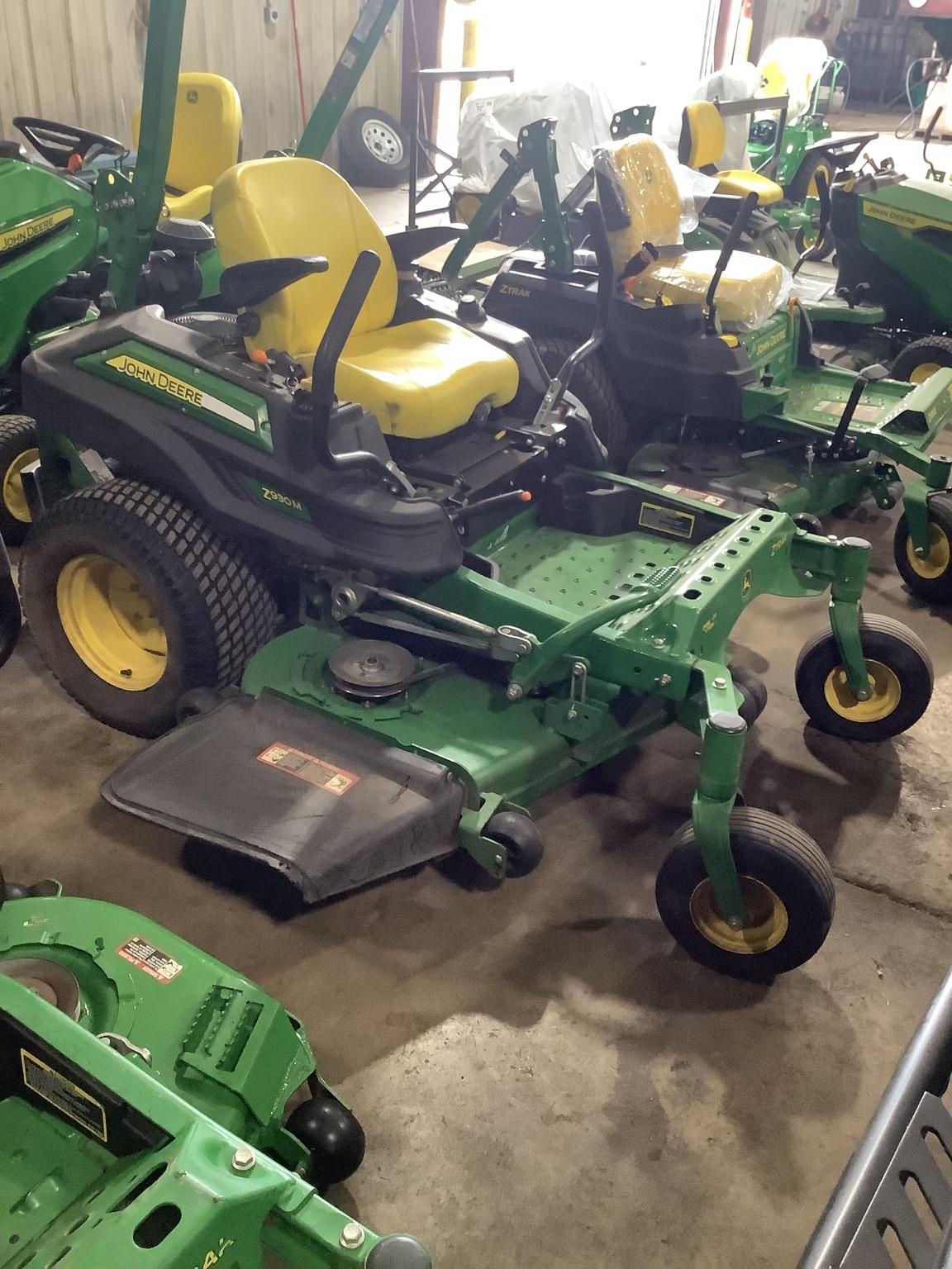 2016 John Deere Z930M Image