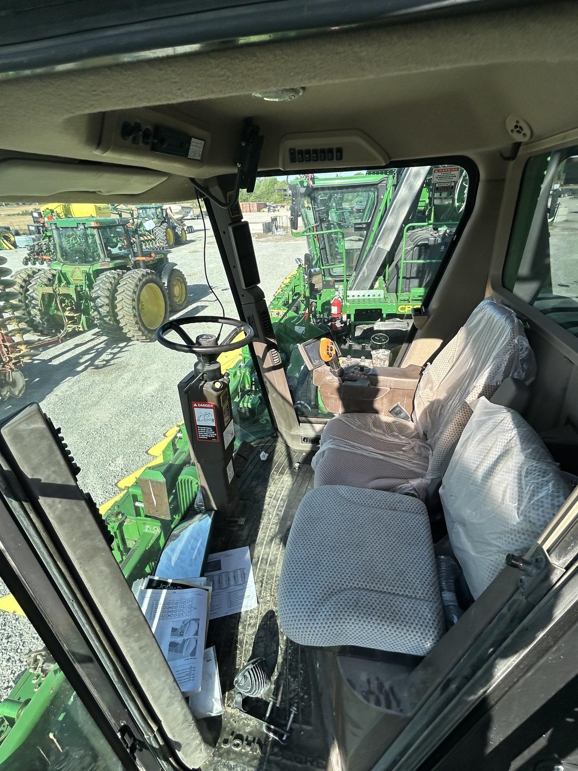 2019 John Deere CP690 Image