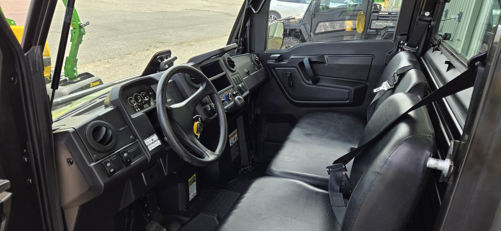 2024 John Deere XUV 835M Image