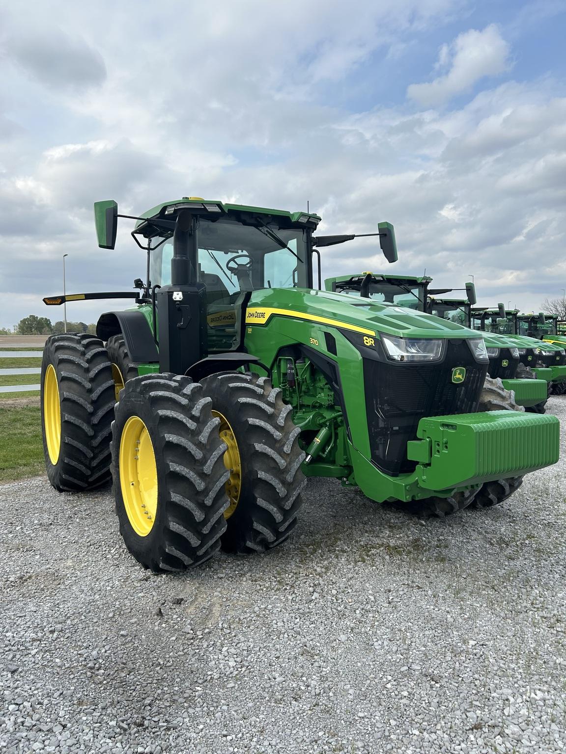 2024 John Deere 8R 370 Image