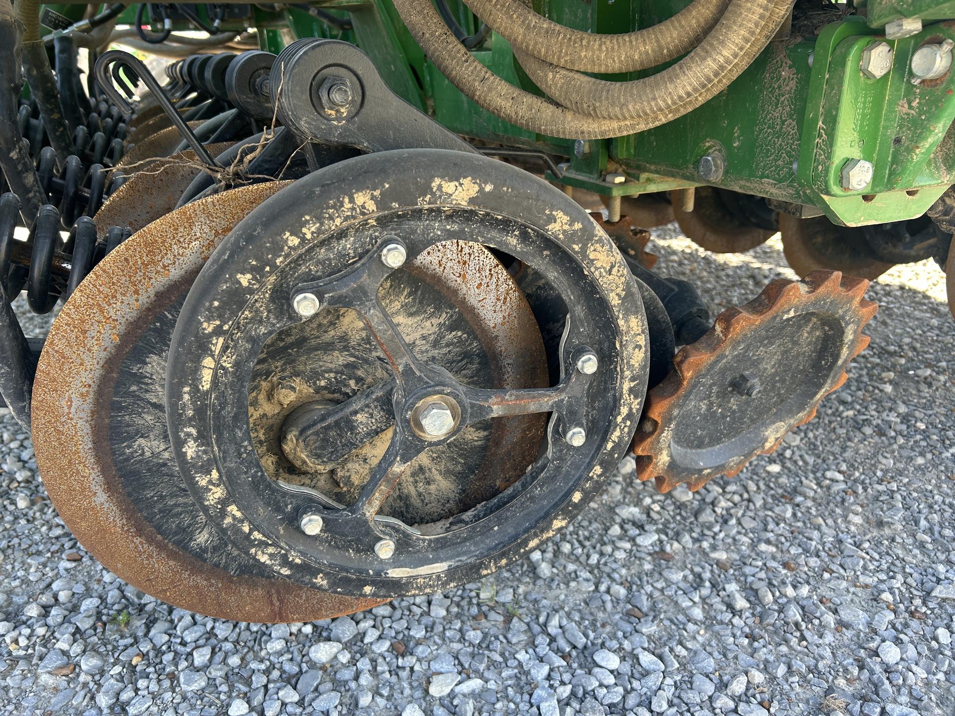 2022 John Deere N536C Image