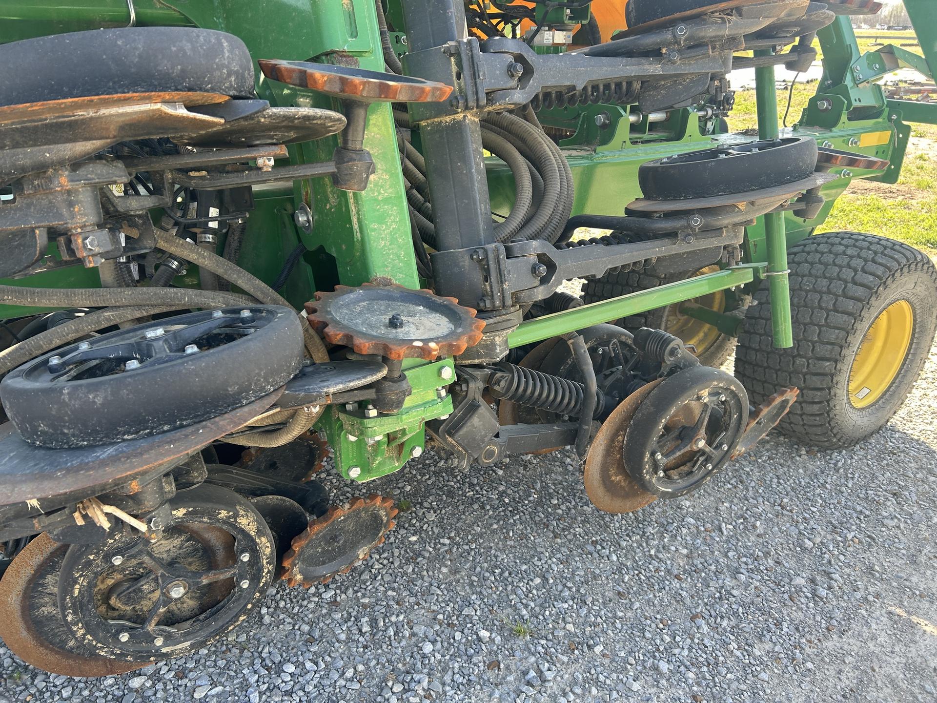 2022 John Deere N536C Image