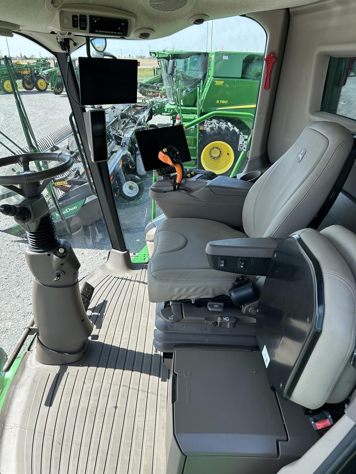 2024 John Deere S780 Image