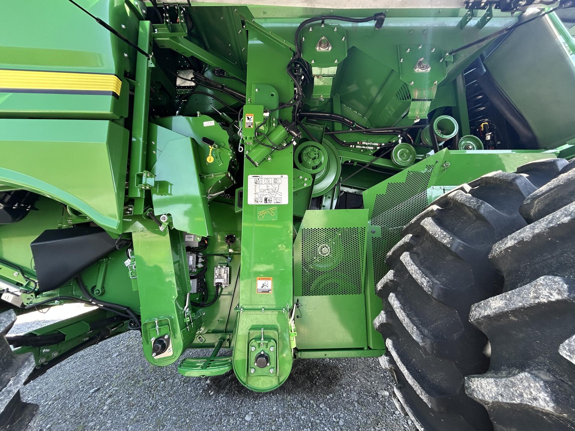 2024 John Deere S780 Image
