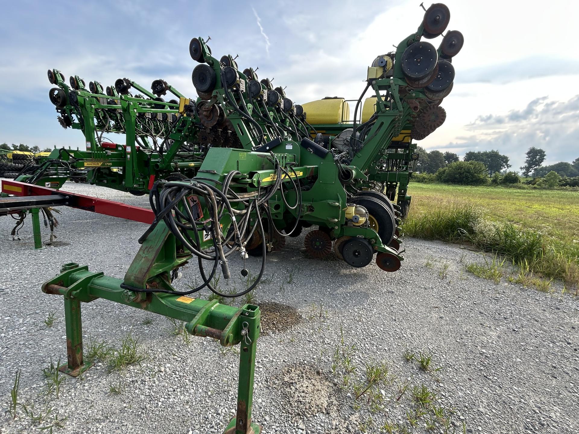 2009 John Deere 1790 Image