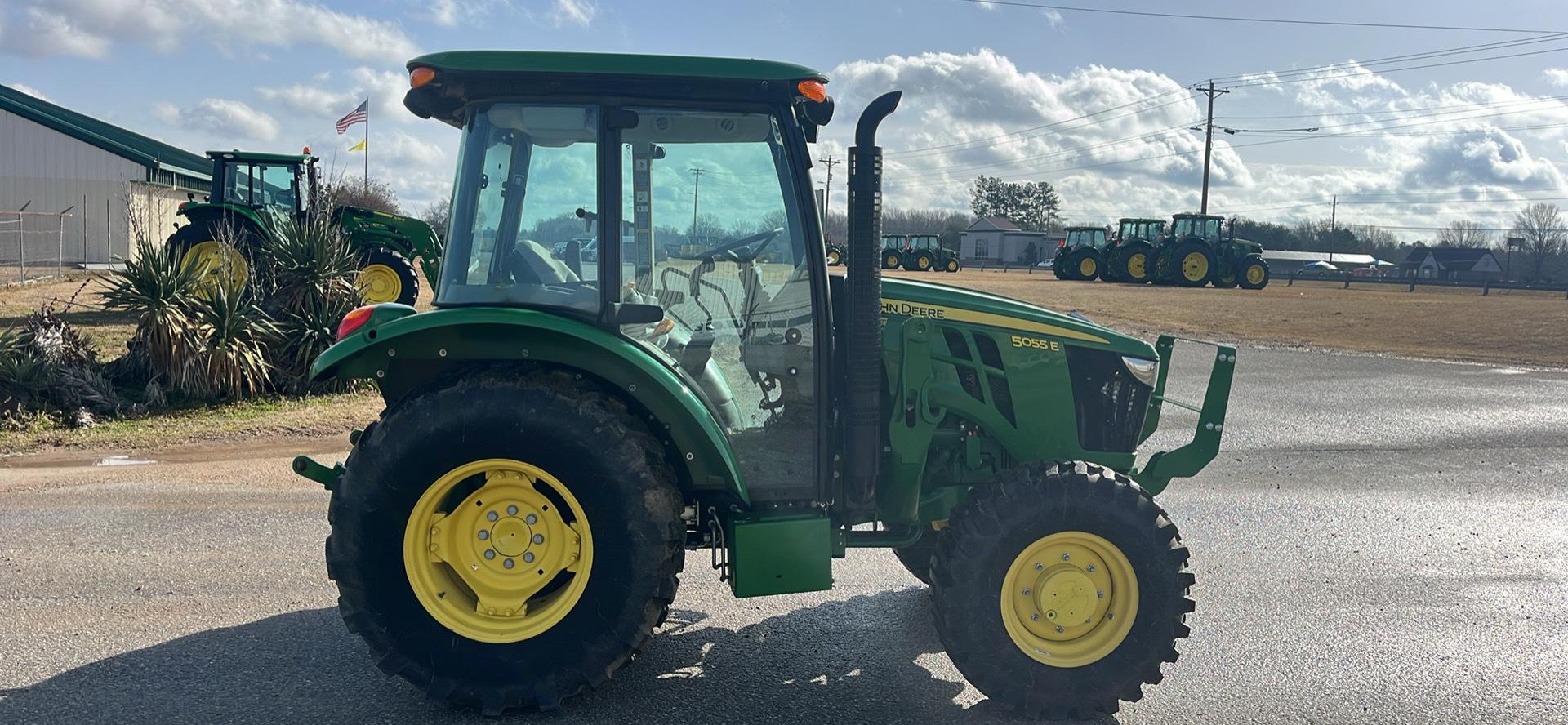 2022 John Deere 5055E Image